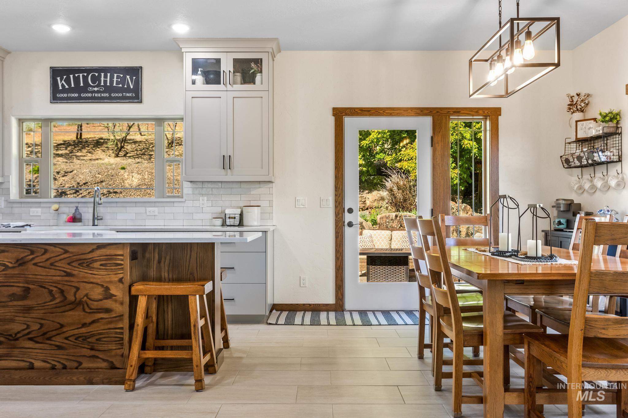 2140 Valley View Dr, Weiser, Idaho 83672, 3 Bedrooms, 2.5 Bathrooms, Residential For Sale, Price $899,900,MLS 98976343