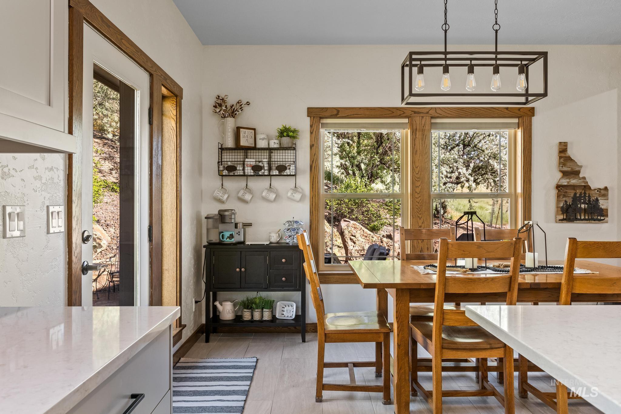 2140 Valley View Dr, Weiser, Idaho 83672, 3 Bedrooms, 2.5 Bathrooms, Residential For Sale, Price $899,900,MLS 98976343