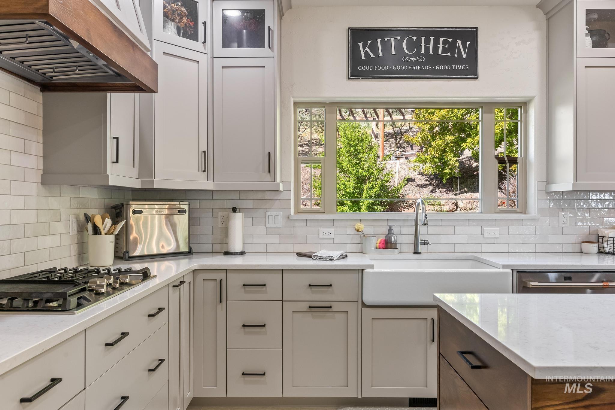 2140 Valley View Dr, Weiser, Idaho 83672, 3 Bedrooms, 2.5 Bathrooms, Residential For Sale, Price $899,900,MLS 98976343