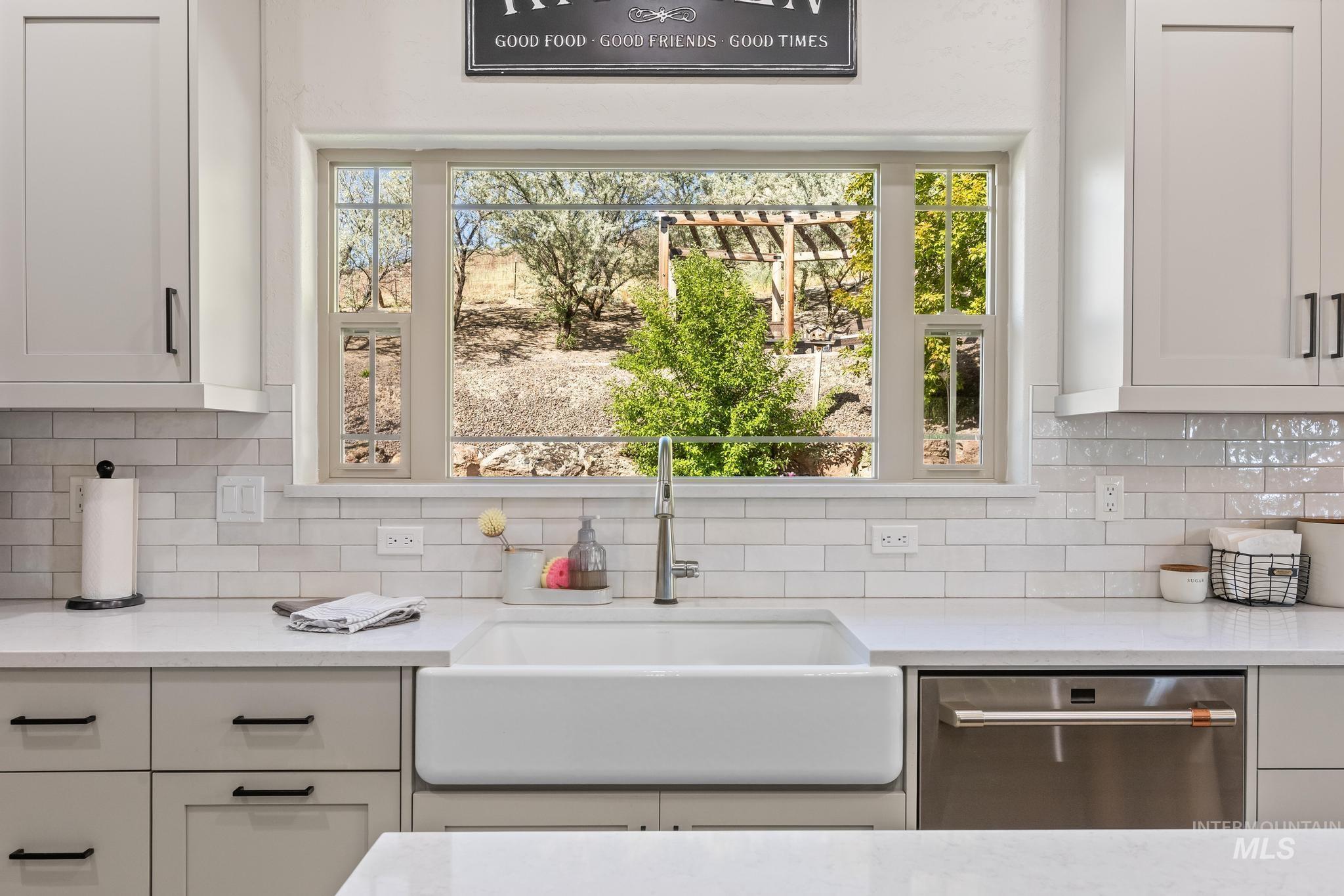 2140 Valley View Dr, Weiser, Idaho 83672, 3 Bedrooms, 2.5 Bathrooms, Residential For Sale, Price $899,900,MLS 98976343