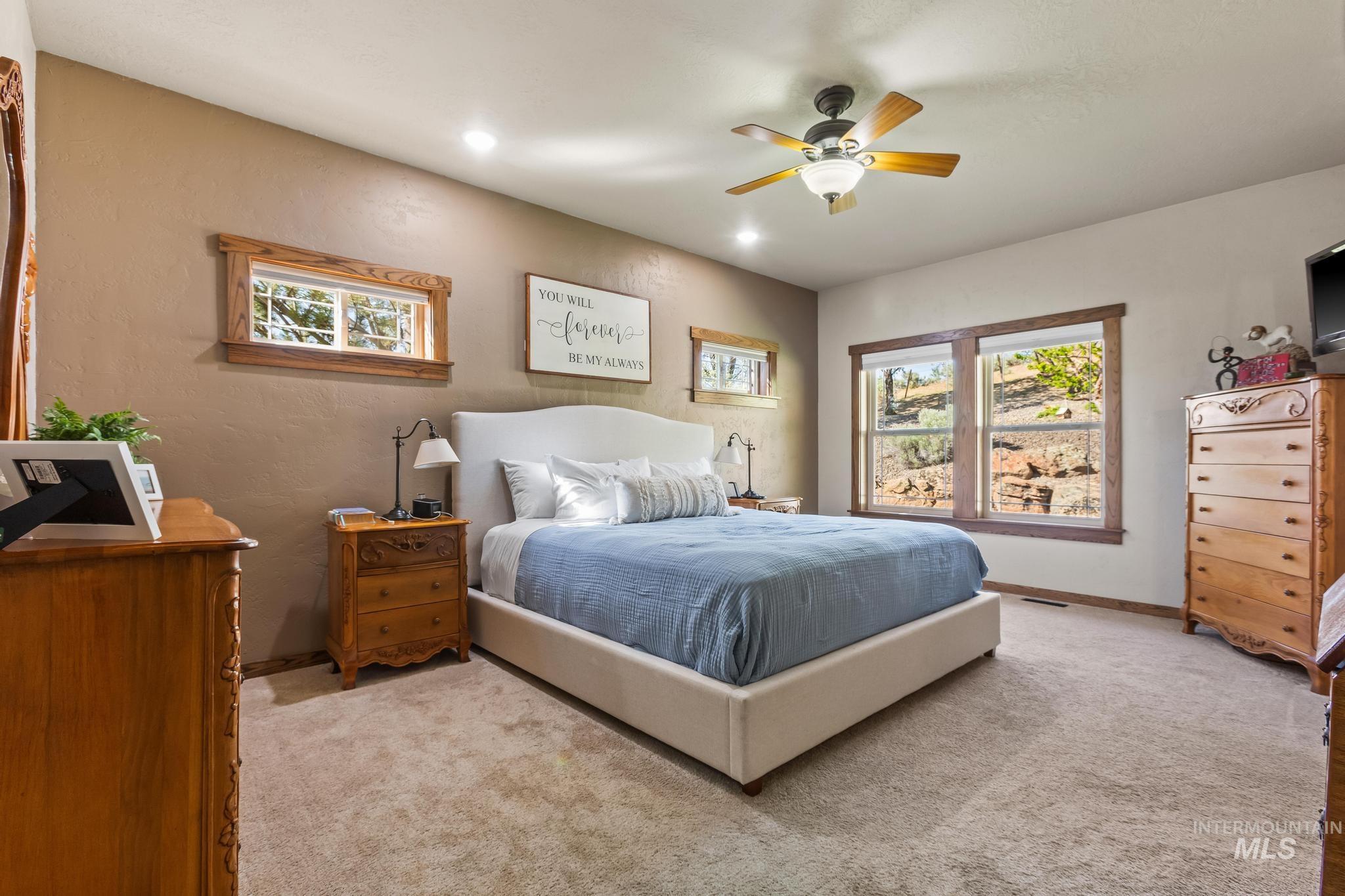 2140 Valley View Dr, Weiser, Idaho 83672, 3 Bedrooms, 2.5 Bathrooms, Residential For Sale, Price $899,900,MLS 98976343