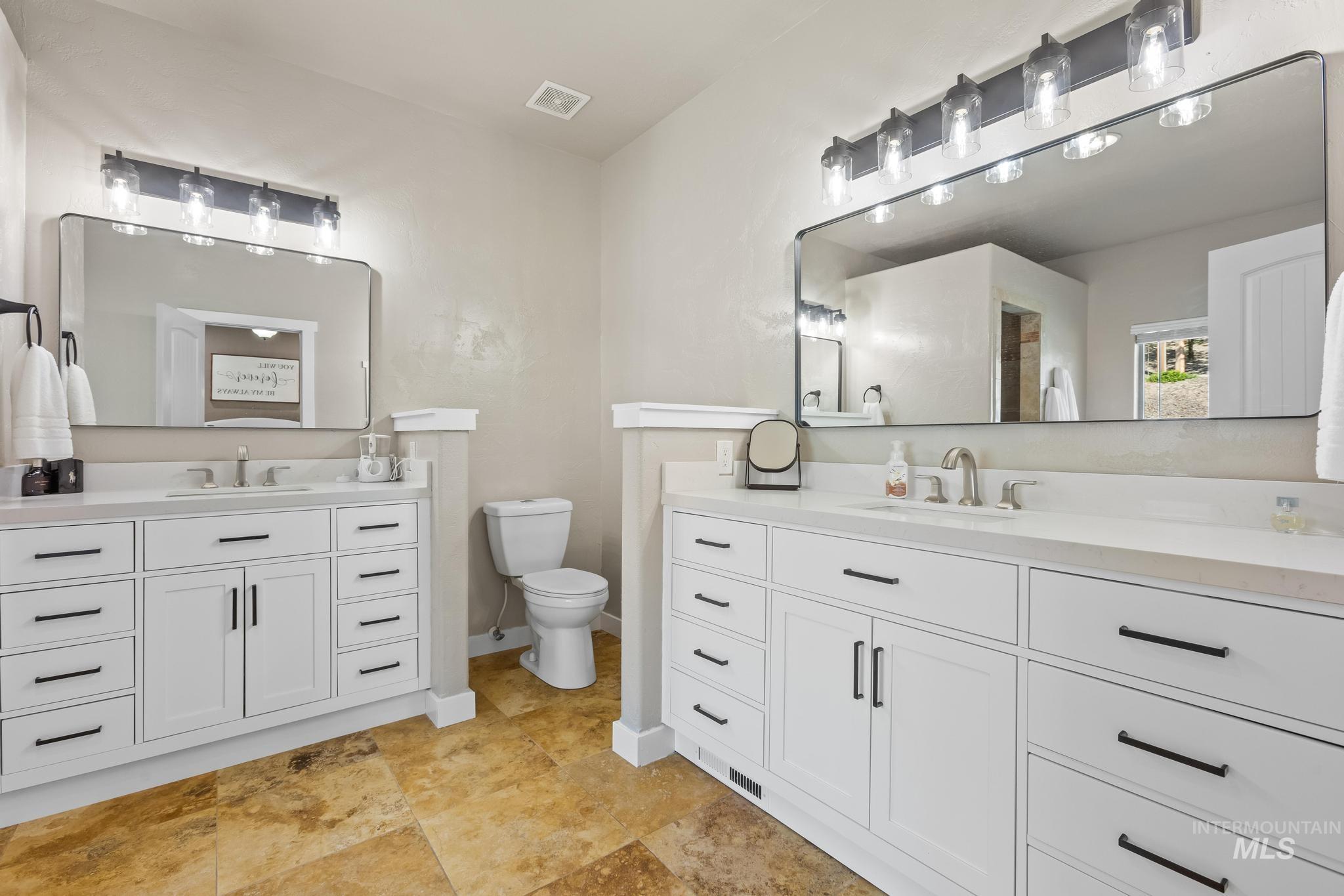 2140 Valley View Dr, Weiser, Idaho 83672, 3 Bedrooms, 2.5 Bathrooms, Residential For Sale, Price $899,900,MLS 98976343