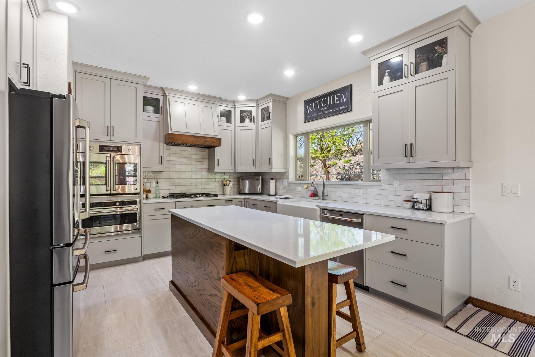 2140 Valley View Dr, Weiser, Idaho 83672, 3 Bedrooms, 2.5 Bathrooms, Residential For Sale, Price $899,900,MLS 98976343