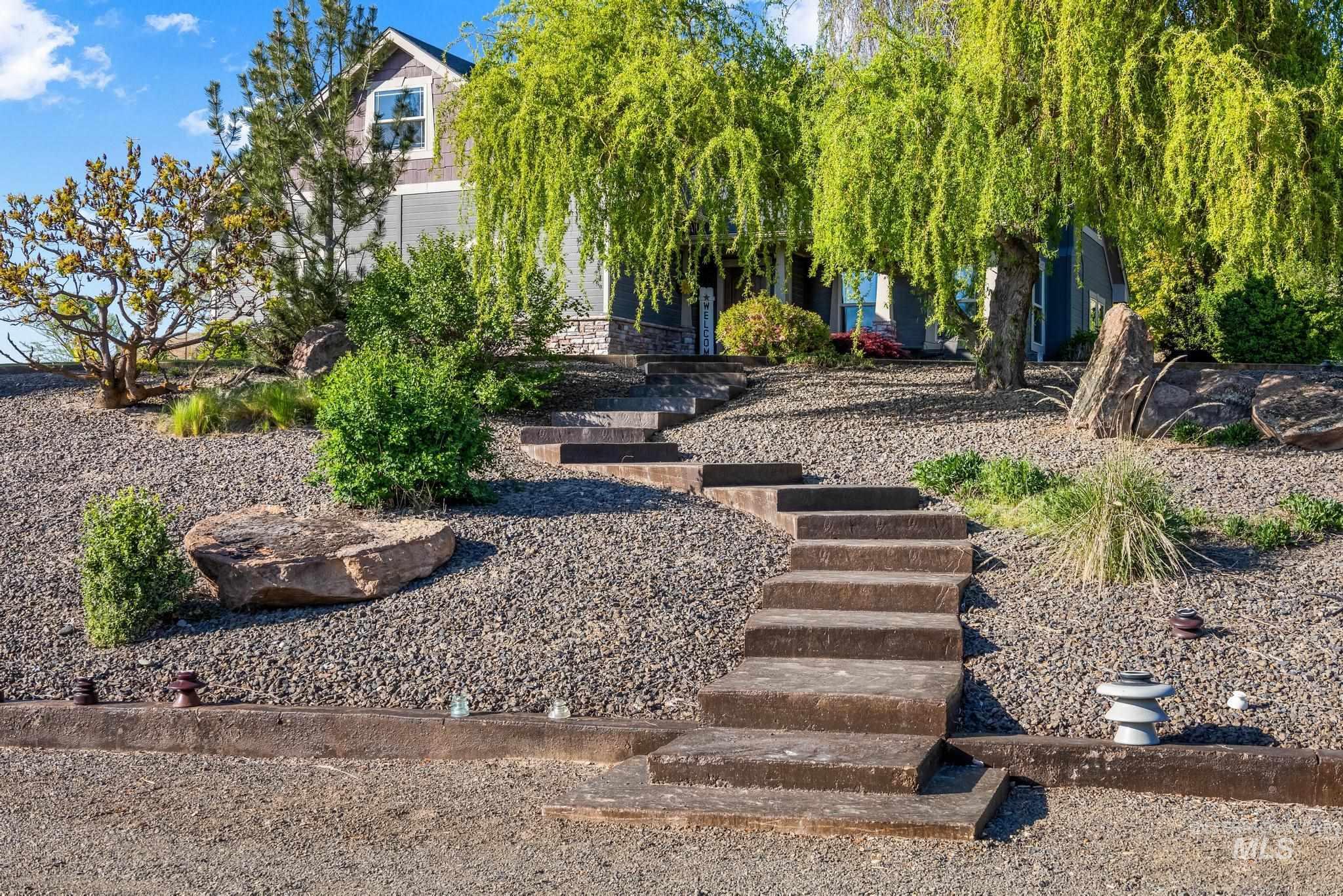 2140 Valley View Dr, Weiser, Idaho 83672, 3 Bedrooms, 2.5 Bathrooms, Residential For Sale, Price $899,900,MLS 98976343