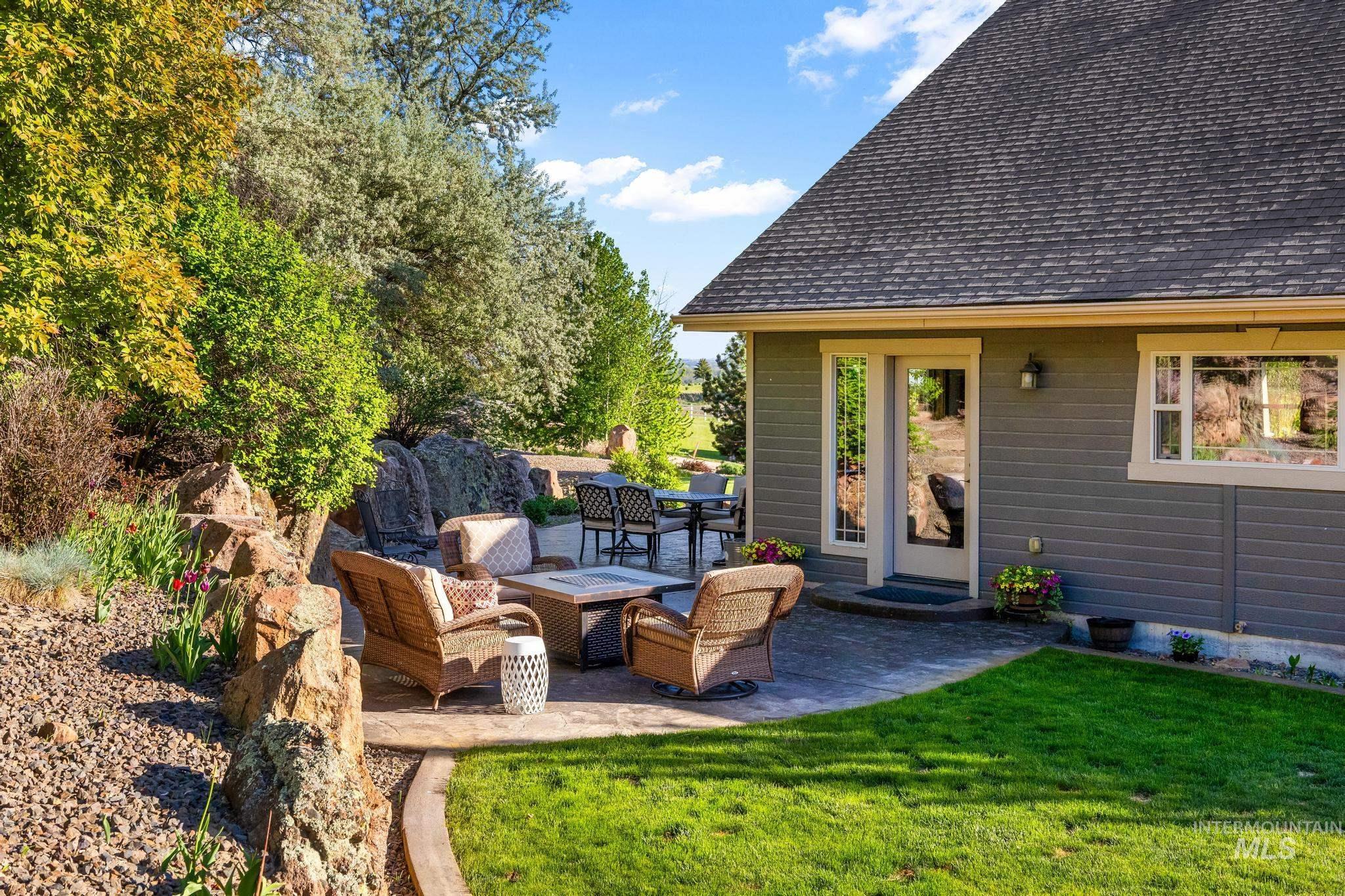 2140 Valley View Dr, Weiser, Idaho 83672, 3 Bedrooms, 2.5 Bathrooms, Residential For Sale, Price $899,900,MLS 98976343