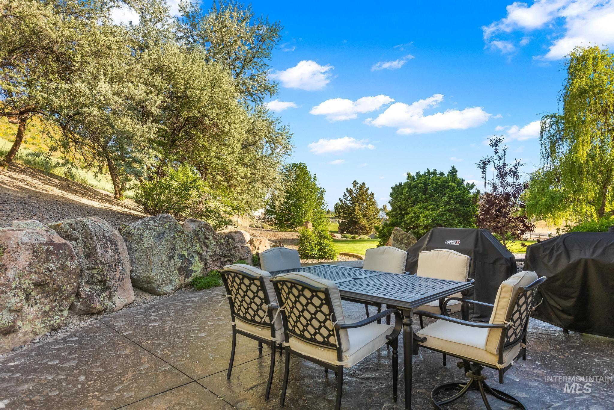 2140 Valley View Dr, Weiser, Idaho 83672, 3 Bedrooms, 2.5 Bathrooms, Residential For Sale, Price $899,900,MLS 98976343