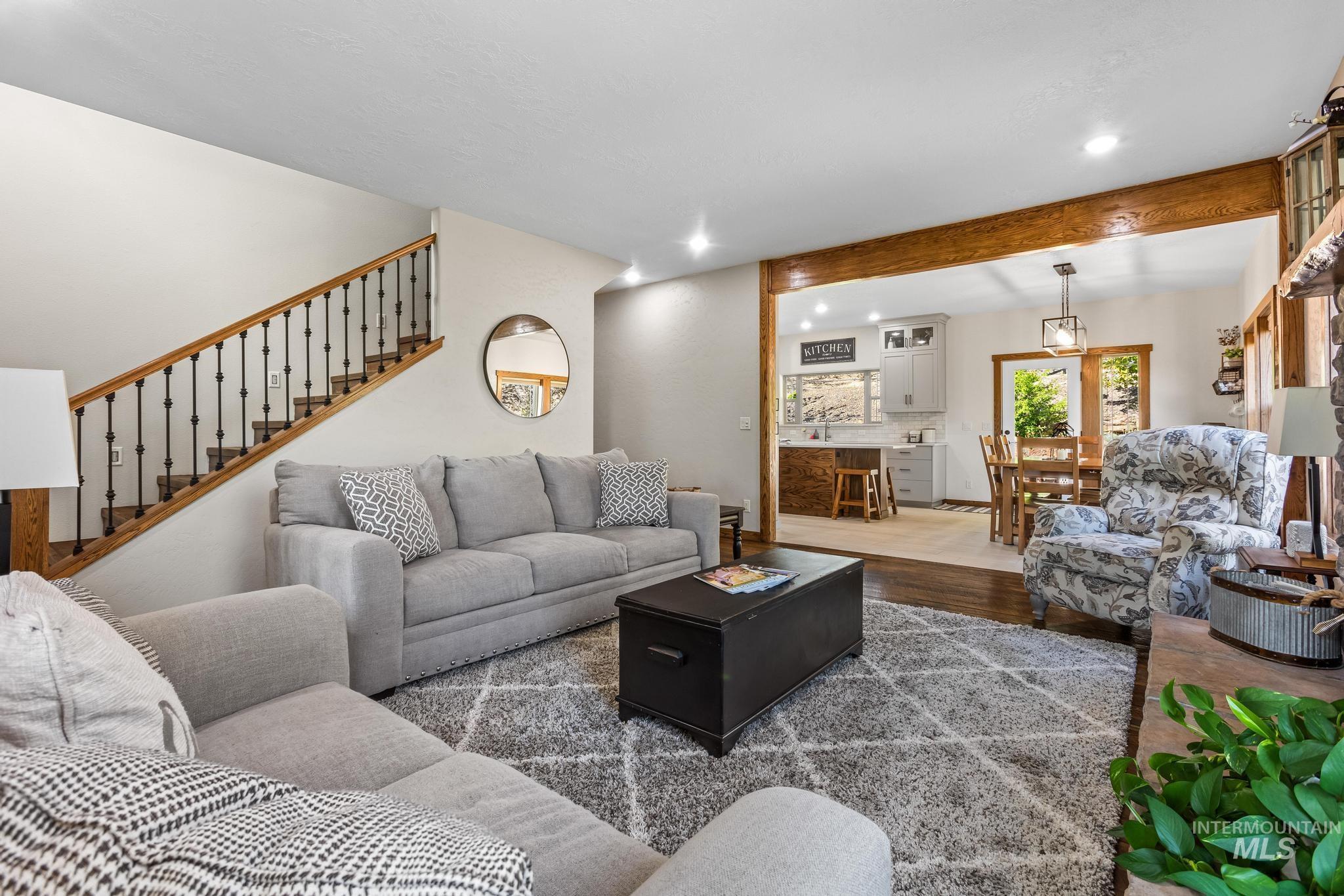 2140 Valley View Dr, Weiser, Idaho 83672, 3 Bedrooms, 2.5 Bathrooms, Residential For Sale, Price $899,900,MLS 98976343