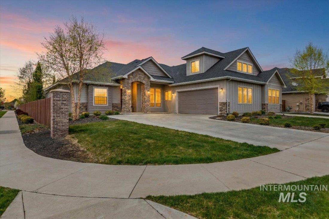 3071 S Fox Troop Pl, Eagle, Idaho 83616-3318, 4 Bedrooms, 3.5 Bathrooms, Residential For Sale, Price $949,000,MLS 98976345