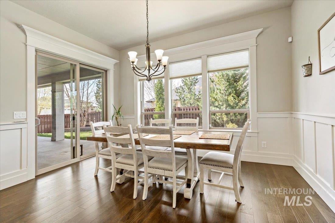 3071 S Fox Troop Pl, Eagle, Idaho 83616-3318, 4 Bedrooms, 3.5 Bathrooms, Residential For Sale, Price $949,000,MLS 98976345