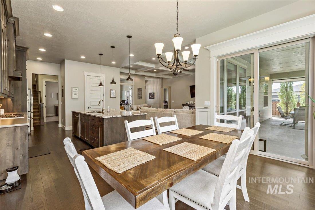 3071 S Fox Troop Pl, Eagle, Idaho 83616-3318, 4 Bedrooms, 3.5 Bathrooms, Residential For Sale, Price $949,000,MLS 98976345