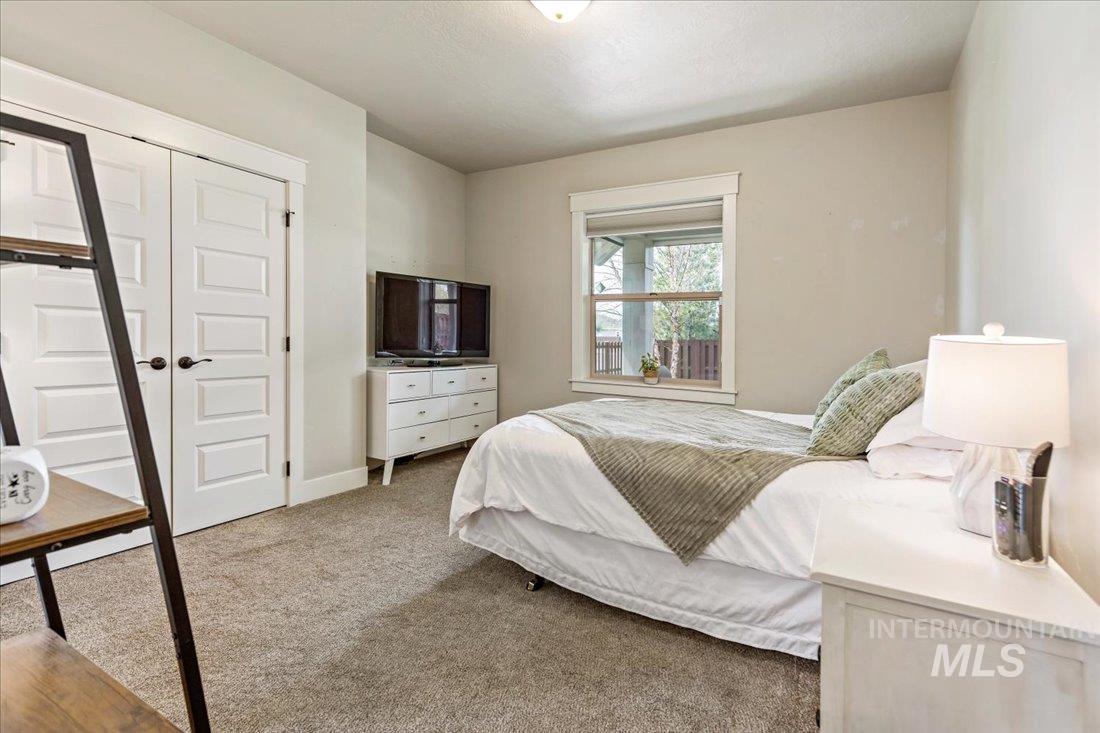 3071 S Fox Troop Pl, Eagle, Idaho 83616-3318, 4 Bedrooms, 3.5 Bathrooms, Residential For Sale, Price $949,000,MLS 98976345