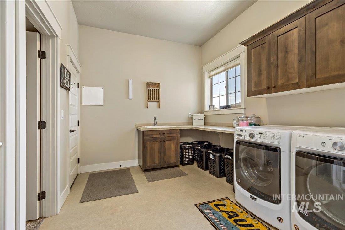 3071 S Fox Troop Pl, Eagle, Idaho 83616-3318, 4 Bedrooms, 3.5 Bathrooms, Residential For Sale, Price $949,000,MLS 98976345