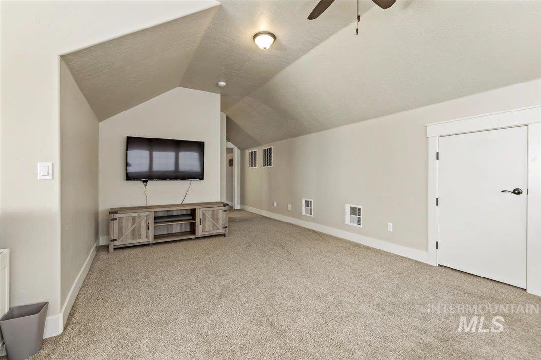 3071 S Fox Troop Pl, Eagle, Idaho 83616-3318, 4 Bedrooms, 3.5 Bathrooms, Residential For Sale, Price $949,000,MLS 98976345