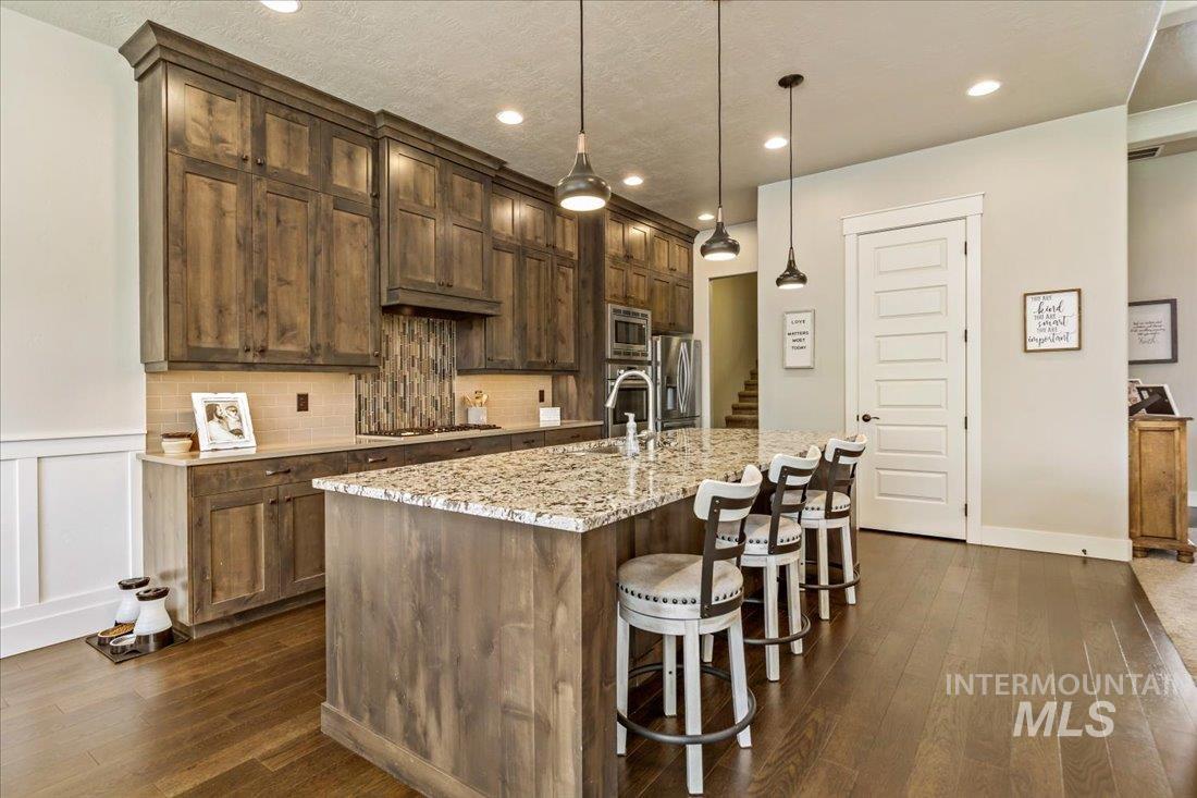 3071 S Fox Troop Pl, Eagle, Idaho 83616-3318, 4 Bedrooms, 3.5 Bathrooms, Residential For Sale, Price $949,000,MLS 98976345