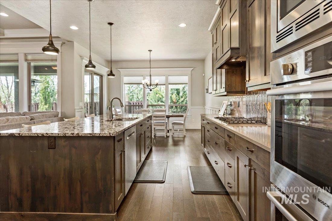 3071 S Fox Troop Pl, Eagle, Idaho 83616-3318, 4 Bedrooms, 3.5 Bathrooms, Residential For Sale, Price $949,000,MLS 98976345