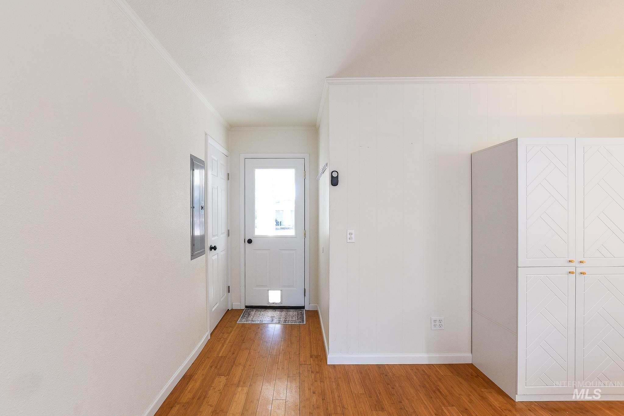 934 E 8th St, Moscow, Idaho 83843, 3 Bedrooms, 2 Bathrooms, Residential For Sale, Price $469,000,MLS 98976346