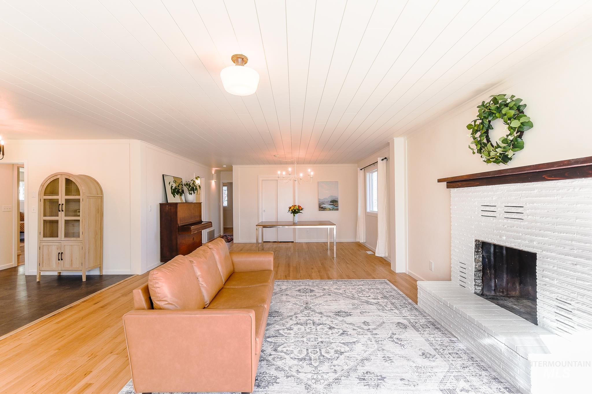 934 E 8th St, Moscow, Idaho 83843, 3 Bedrooms, 2 Bathrooms, Residential For Sale, Price $469,000,MLS 98976346