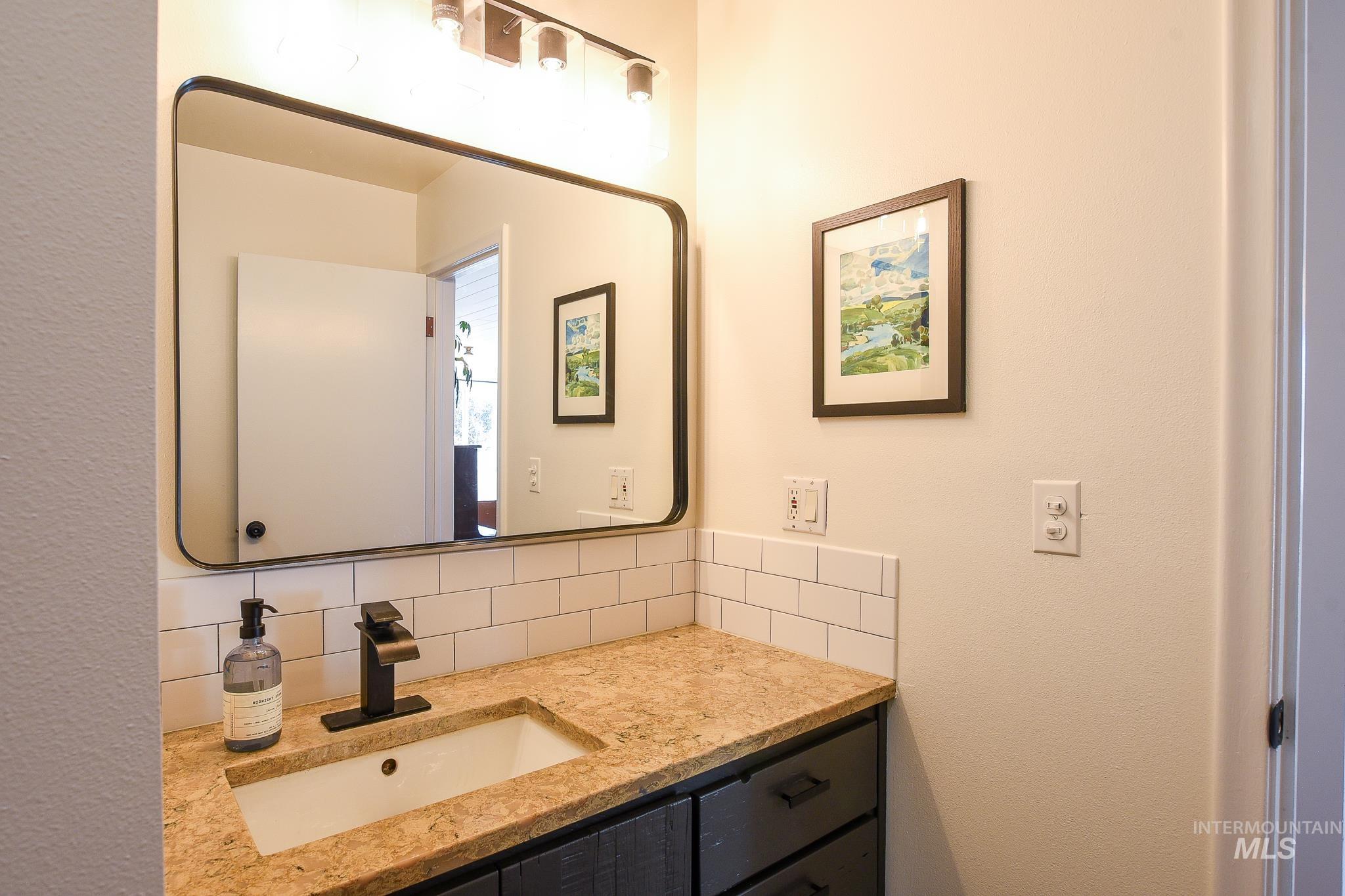 934 E 8th St, Moscow, Idaho 83843, 3 Bedrooms, 2 Bathrooms, Residential For Sale, Price $469,000,MLS 98976346