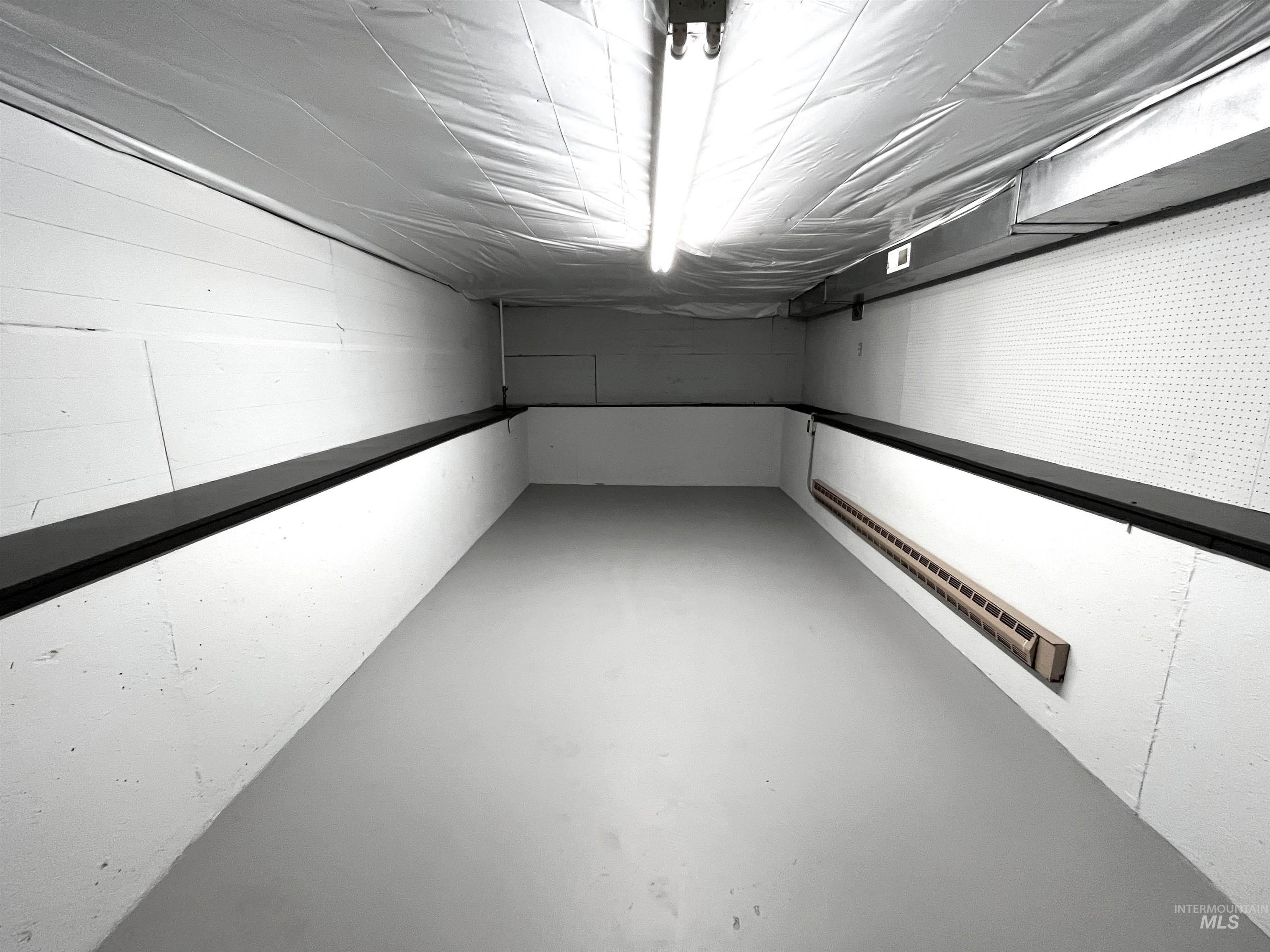 934 E 8th St, Moscow, Idaho 83843, 3 Bedrooms, 2 Bathrooms, Residential For Sale, Price $469,000,MLS 98976346