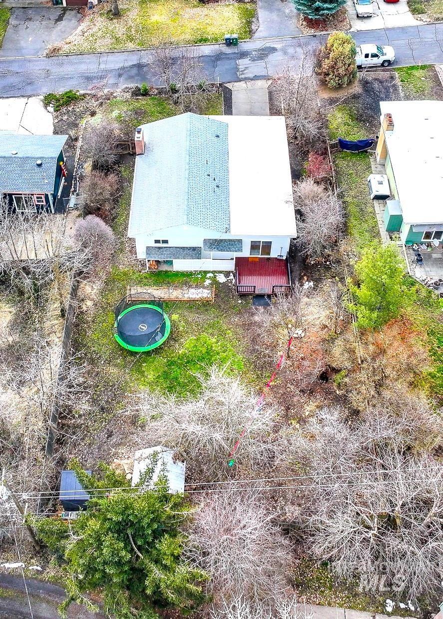 934 E 8th St, Moscow, Idaho 83843, 3 Bedrooms, 2 Bathrooms, Residential For Sale, Price $469,000,MLS 98976346