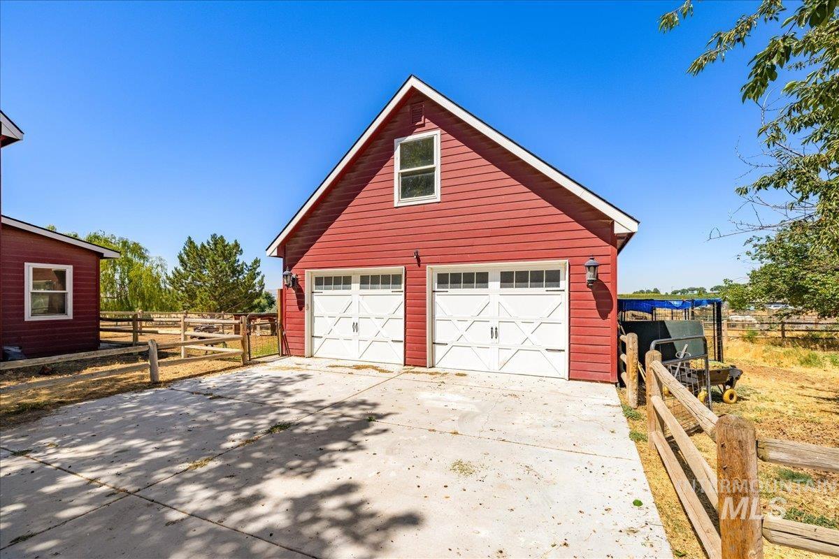 20169 Hoskins Rd, Caldwell, Idaho 83607, 4 Bedrooms, 3.5 Bathrooms, Residential For Sale, Price $1,080,000,MLS 98976347