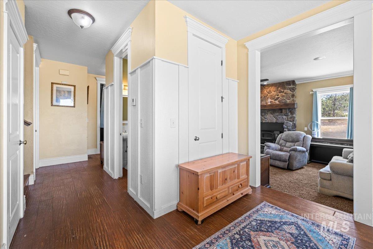 20169 Hoskins Rd, Caldwell, Idaho 83607, 4 Bedrooms, 3.5 Bathrooms, Residential For Sale, Price $1,080,000,MLS 98976347