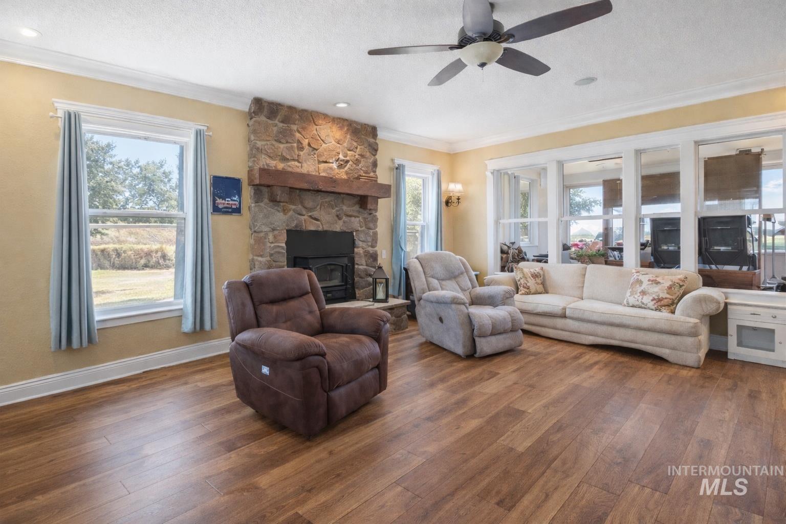 20169 Hoskins Rd, Caldwell, Idaho 83607, 4 Bedrooms, 3.5 Bathrooms, Residential For Sale, Price $1,080,000,MLS 98976347