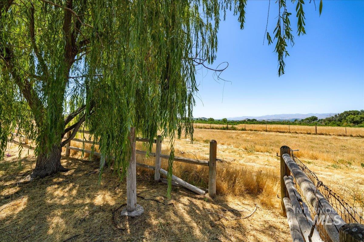 20169 Hoskins Rd, Caldwell, Idaho 83607, 4 Bedrooms, 3.5 Bathrooms, Residential For Sale, Price $1,080,000,MLS 98976347