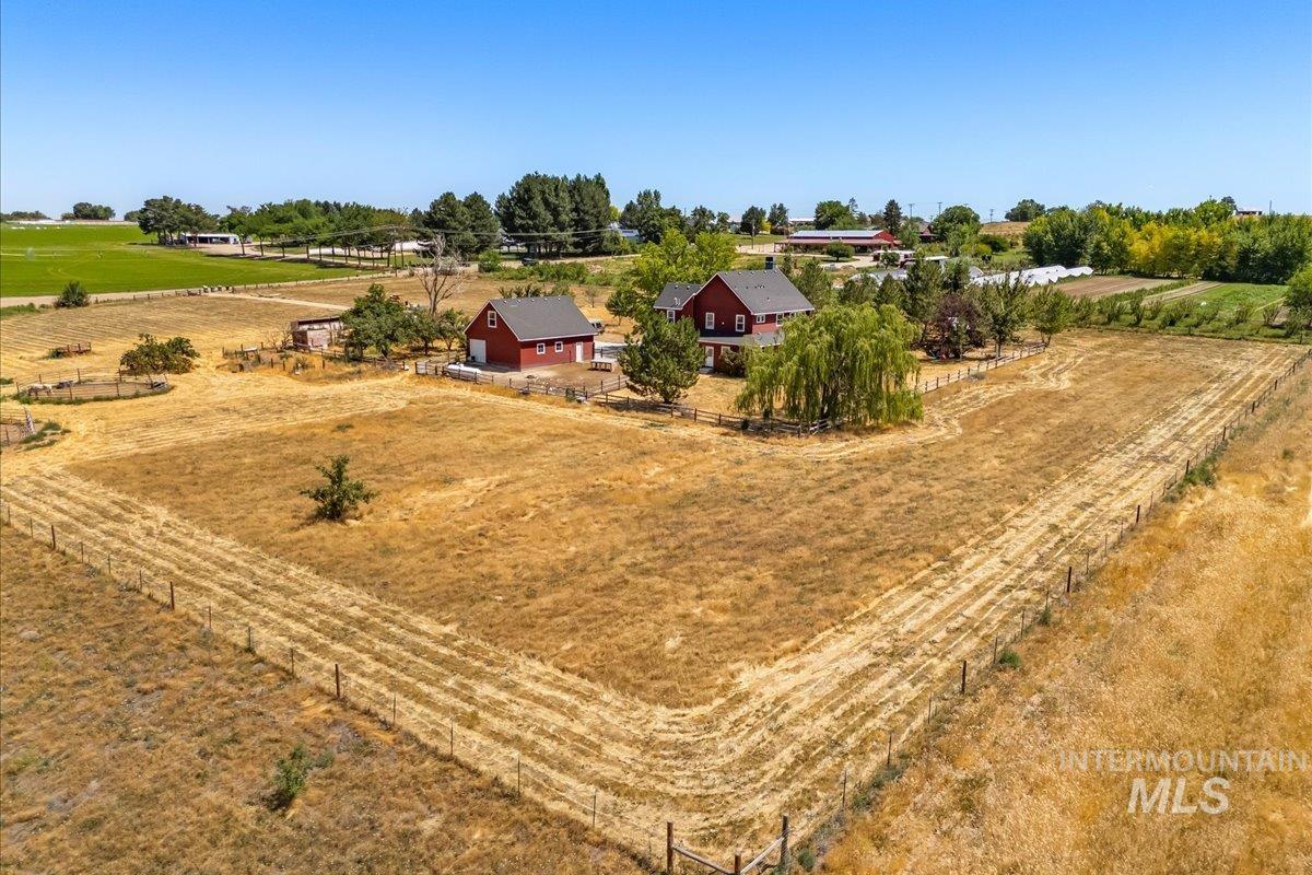 20169 Hoskins Rd, Caldwell, Idaho 83607, 4 Bedrooms, 3.5 Bathrooms, Residential For Sale, Price $1,080,000,MLS 98976347