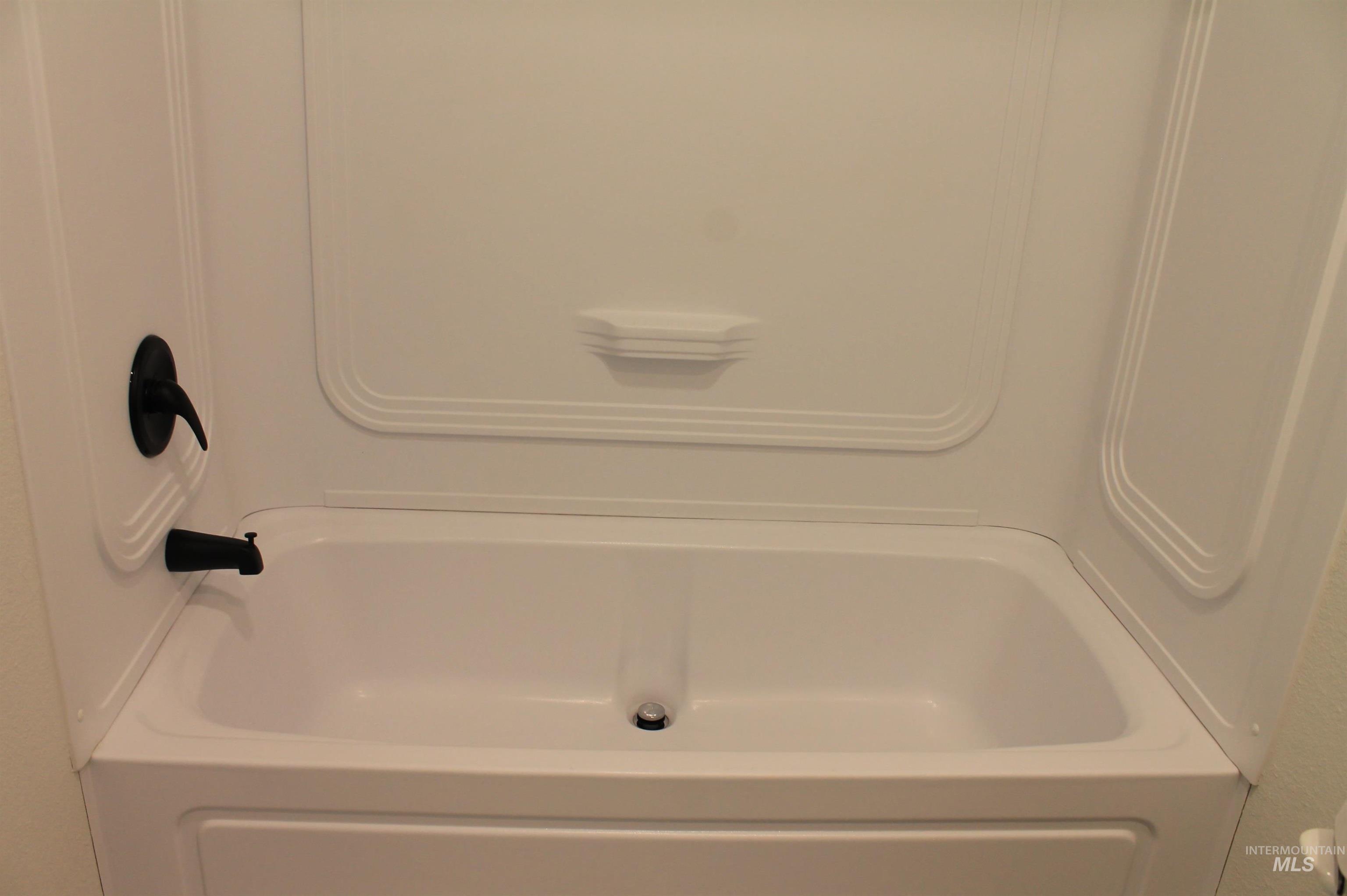 816 N Midland Blvd, Nampa, Idaho 83651, 3 Bedrooms, 1 Bathroom, Residential For Sale, Price $95,000,MLS 98976348