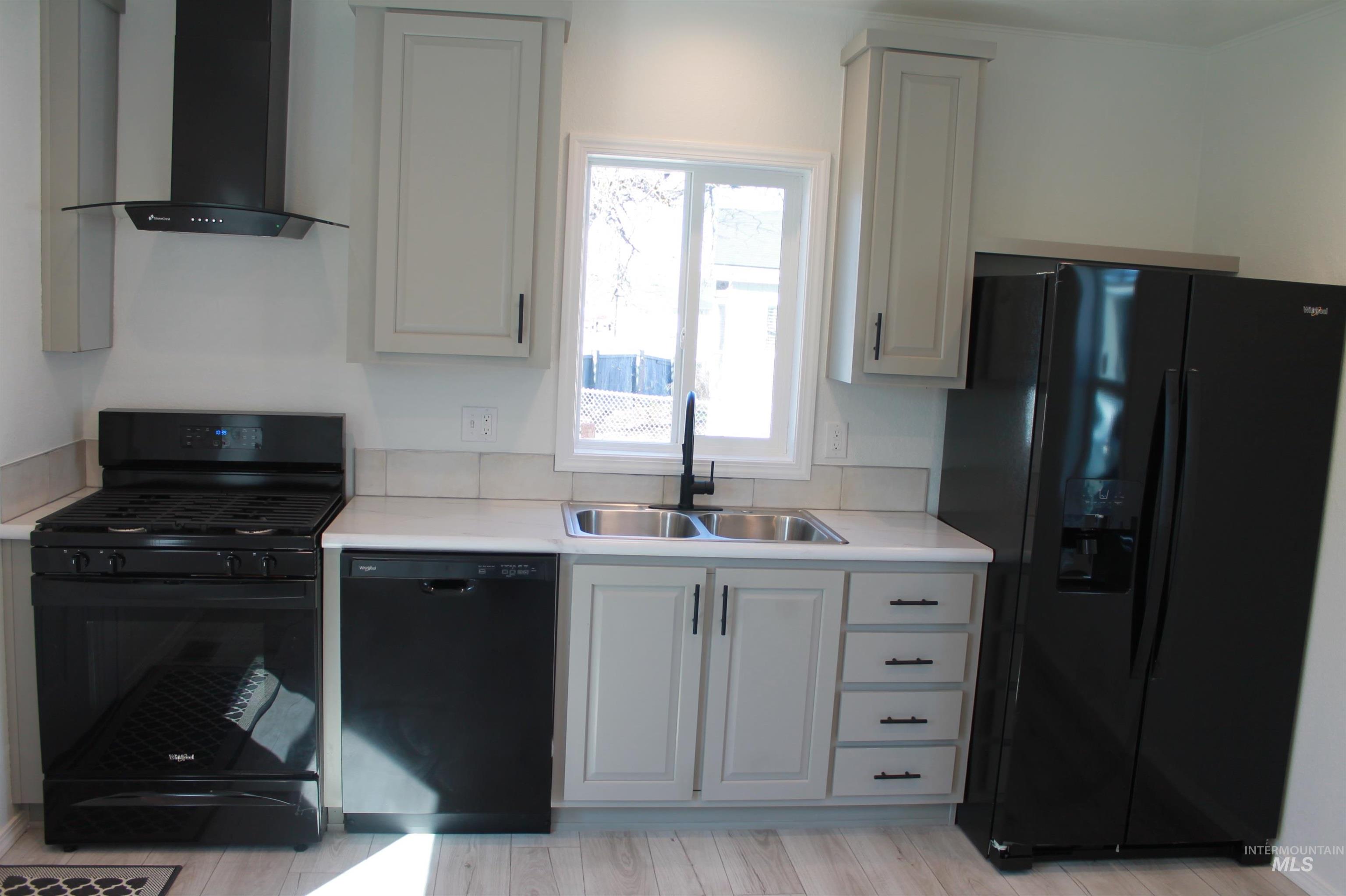 816 N Midland Blvd, Nampa, Idaho 83651, 3 Bedrooms, 1 Bathroom, Residential For Sale, Price $95,000,MLS 98976348