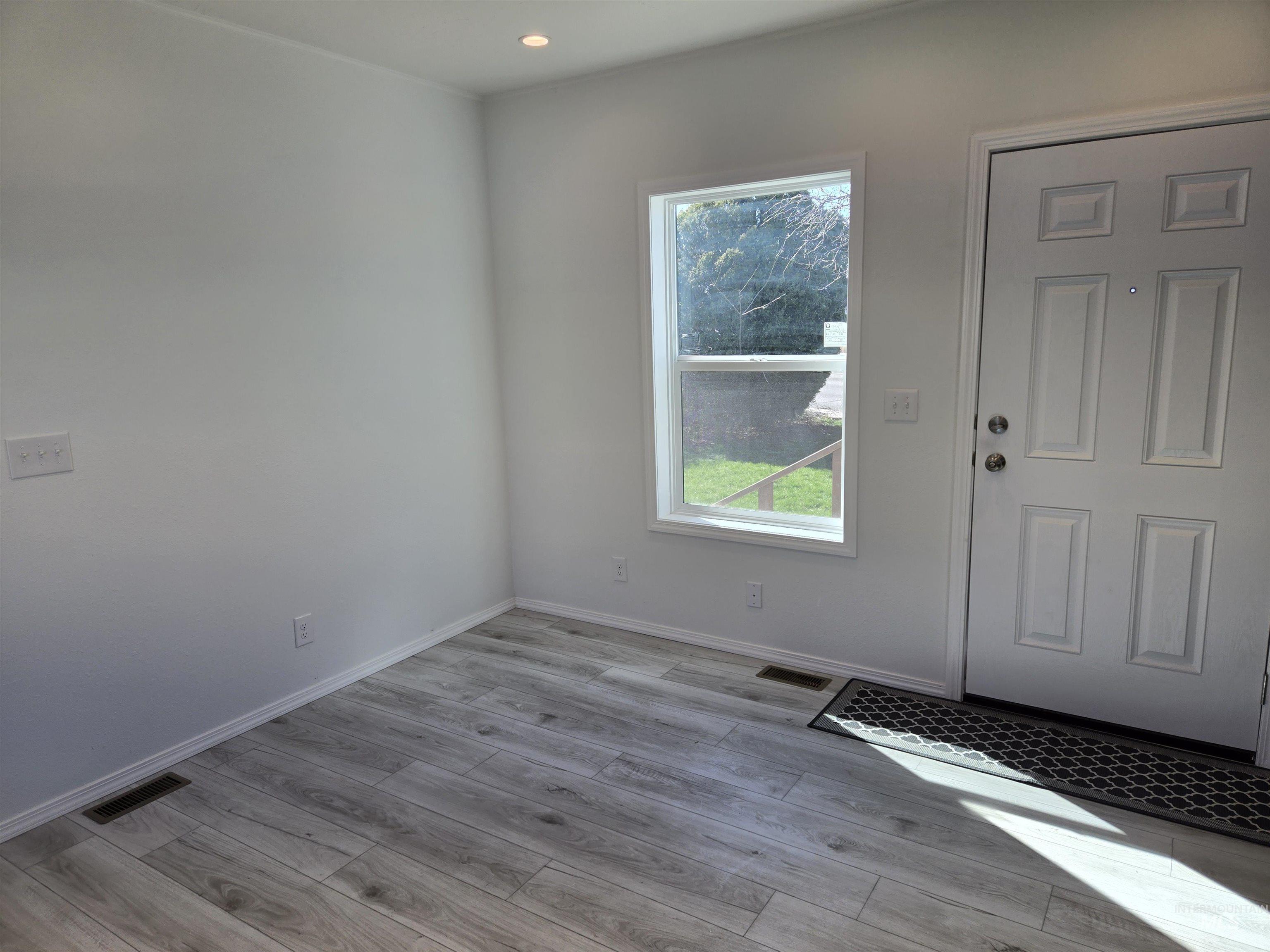 816 N Midland Blvd, Nampa, Idaho 83651, 3 Bedrooms, 1 Bathroom, Residential For Sale, Price $95,000,MLS 98976348