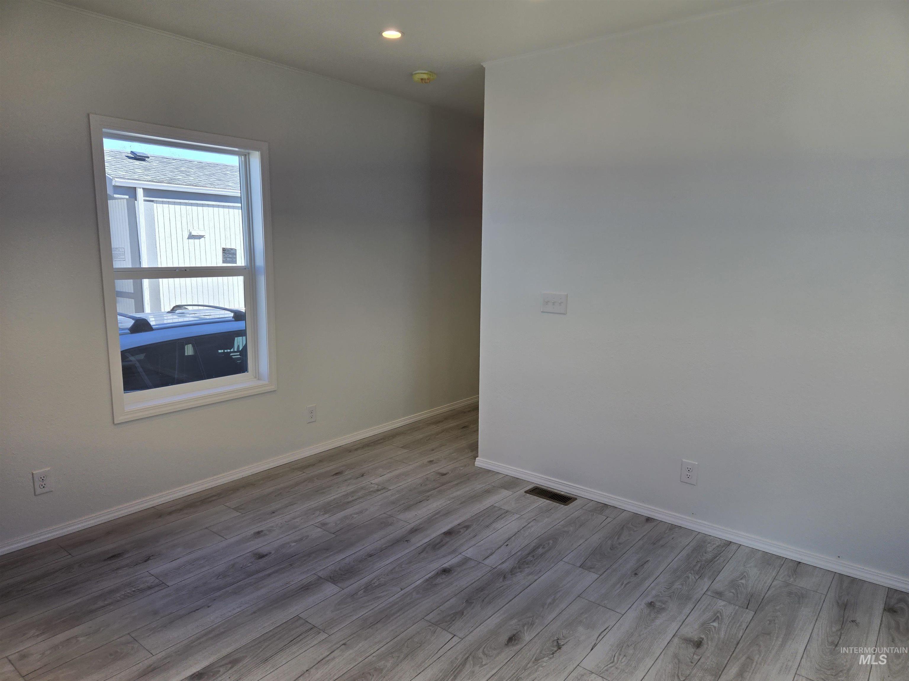 816 N Midland Blvd, Nampa, Idaho 83651, 3 Bedrooms, 1 Bathroom, Residential For Sale, Price $75,000,MLS 98976348