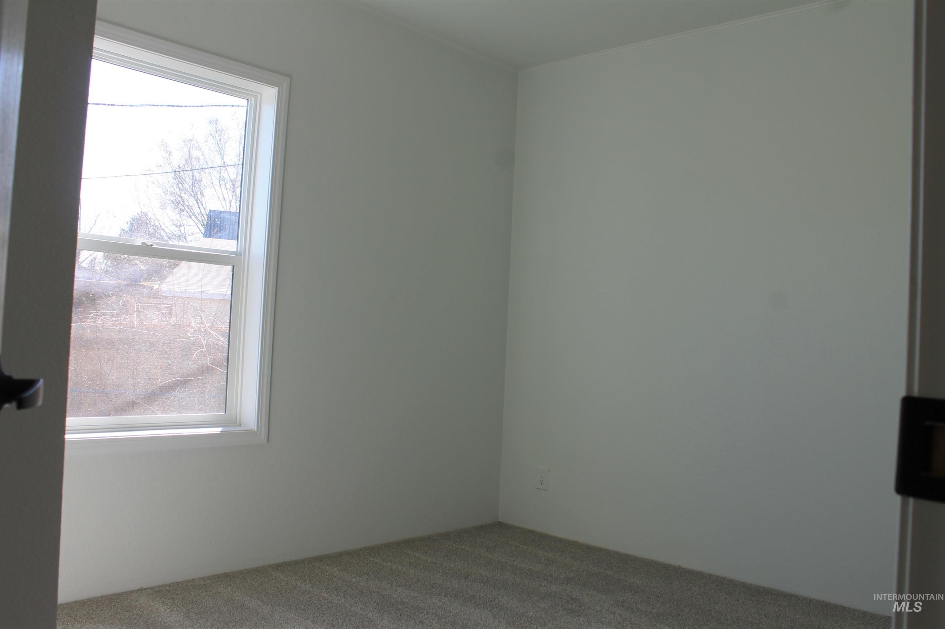 816 N Midland Blvd, Nampa, Idaho 83651, 3 Bedrooms, 1 Bathroom, Residential For Sale, Price $75,000,MLS 98976348