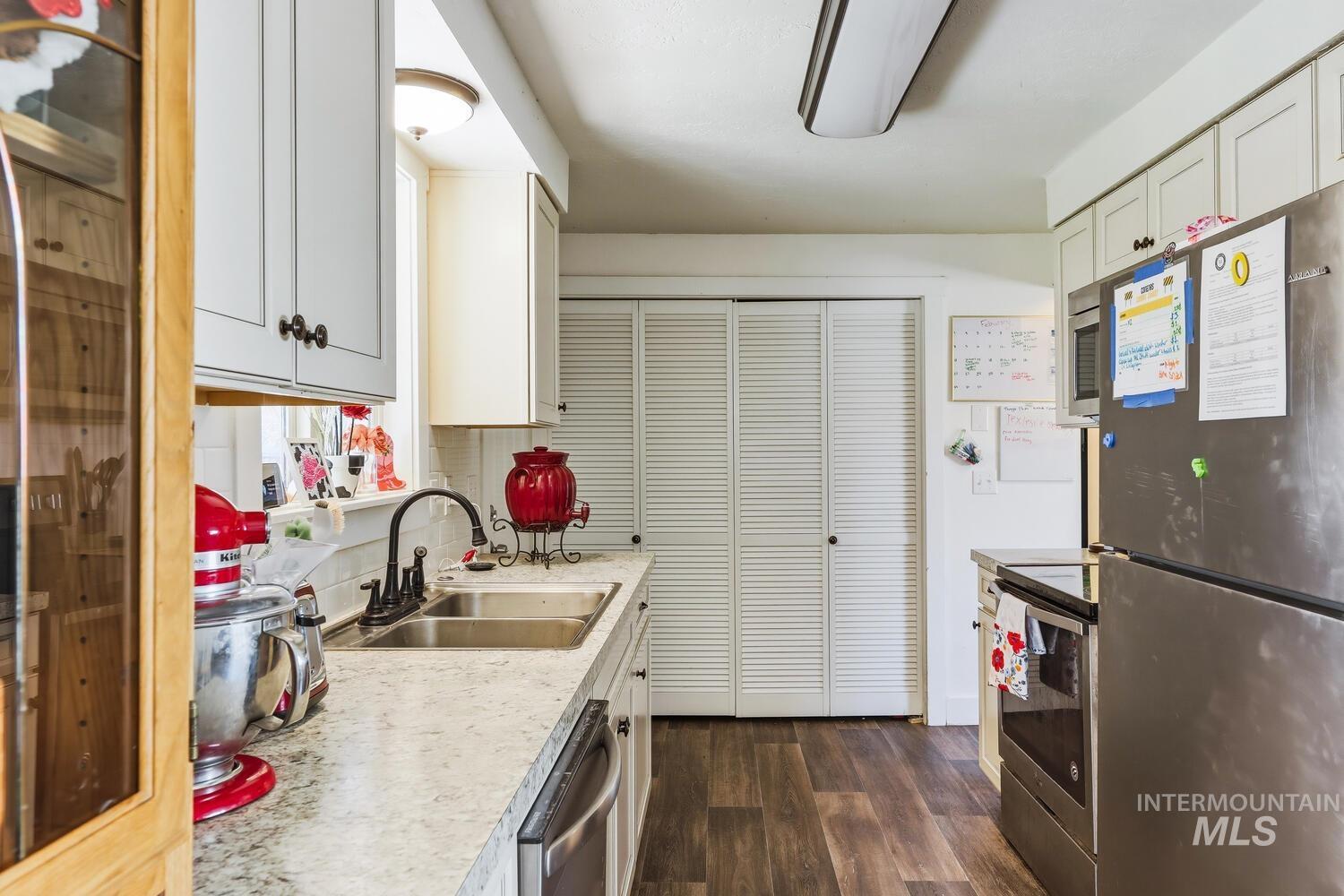 10087 W Vixen Drive, Boise, Idaho 83709, 3 Bedrooms, 1 Bathroom, Residential For Sale, Price $369,000,MLS 98976349