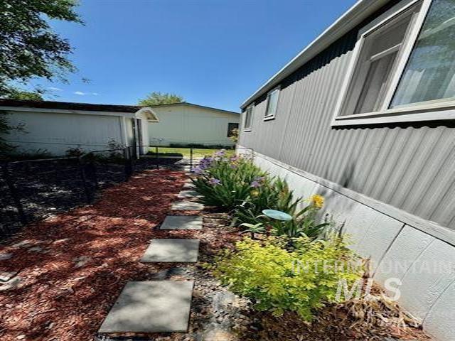 5573 Fairfax Ln, Boise, Idaho 83714-6047, 2 Bedrooms, 1 Bathroom, Residential For Sale, Price $105,000,MLS 98976353