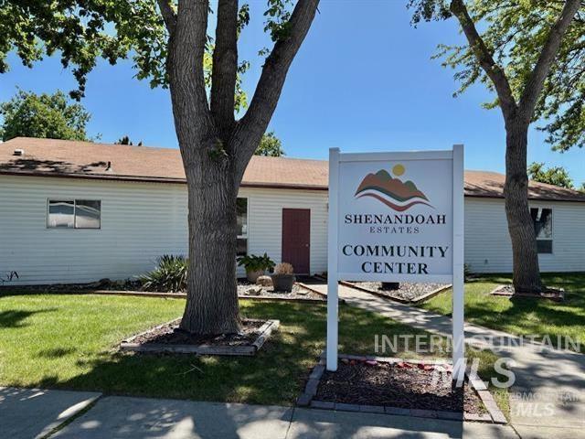 5573 Fairfax Ln, Boise, Idaho 83714-6047, 2 Bedrooms, 1 Bathroom, Residential For Sale, Price $105,000,MLS 98976353