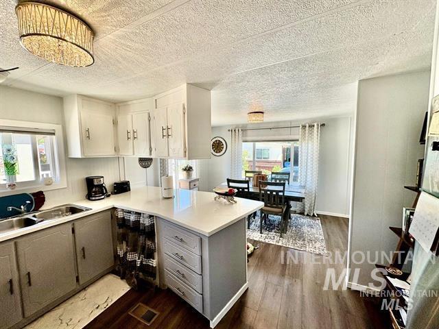 5573 Fairfax Ln, Boise, Idaho 83714-6047, 2 Bedrooms, 1 Bathroom, Residential For Sale, Price $105,000,MLS 98976353