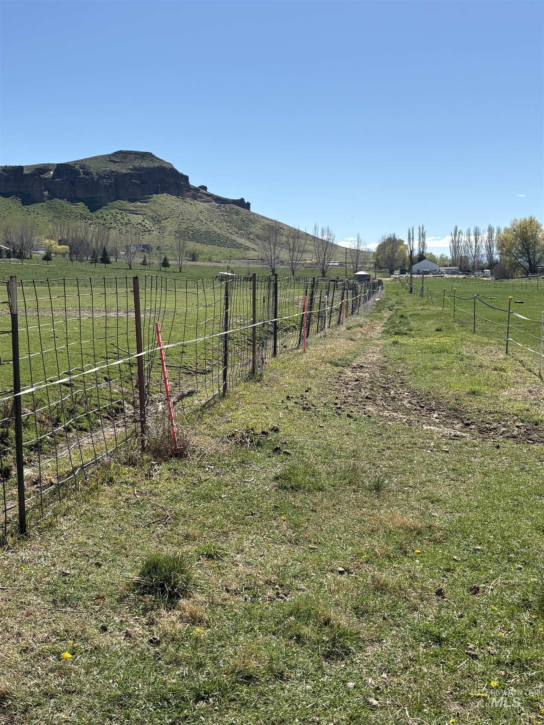 8241 Butte, Melba, Idaho 83641, 3 Bedrooms, 2 Bathrooms, Residential For Sale, Price $799,900,MLS 98976354