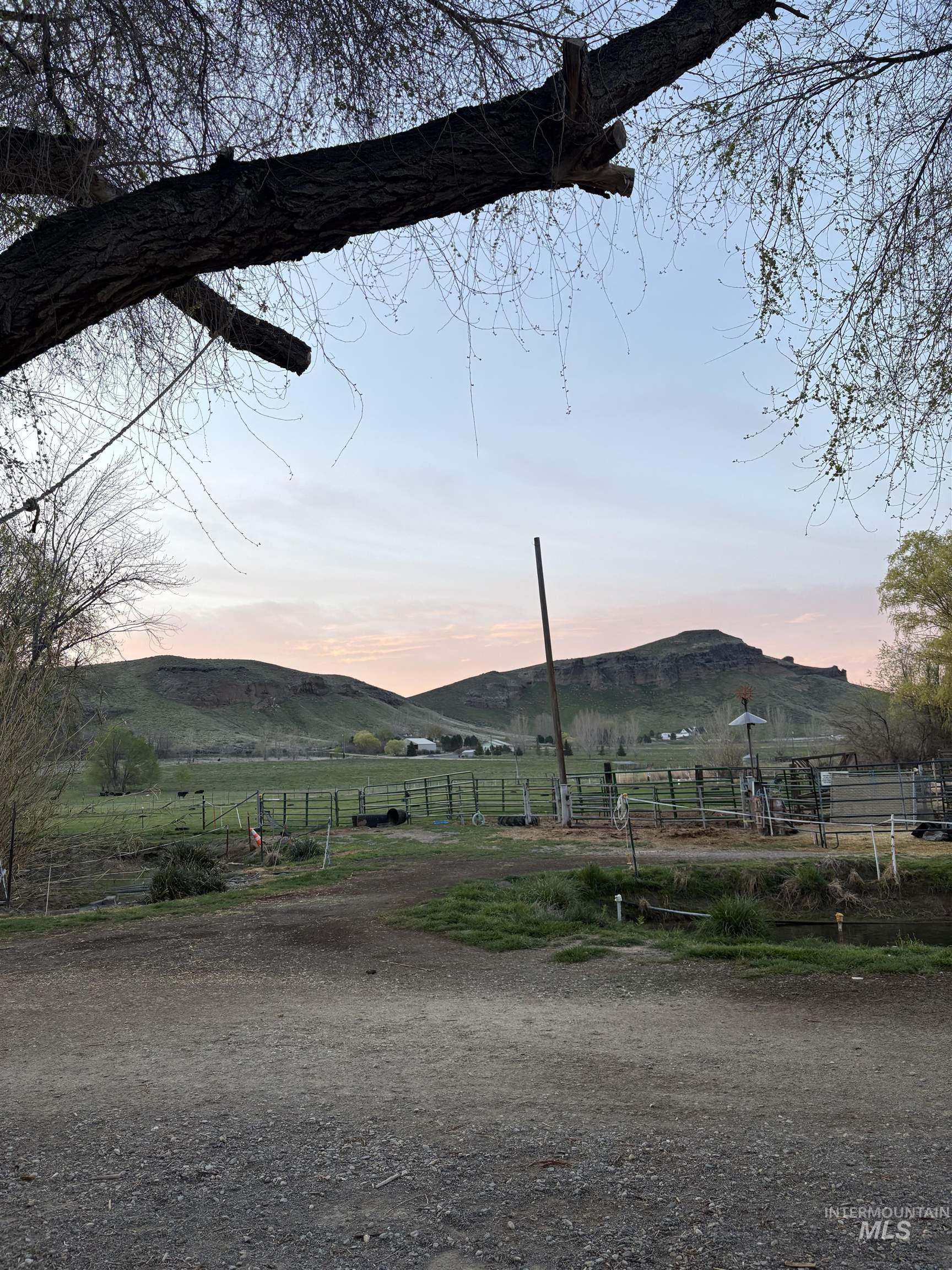 8241 Butte, Melba, Idaho 83641, 3 Bedrooms, 2 Bathrooms, Residential For Sale, Price $799,900,MLS 98976354