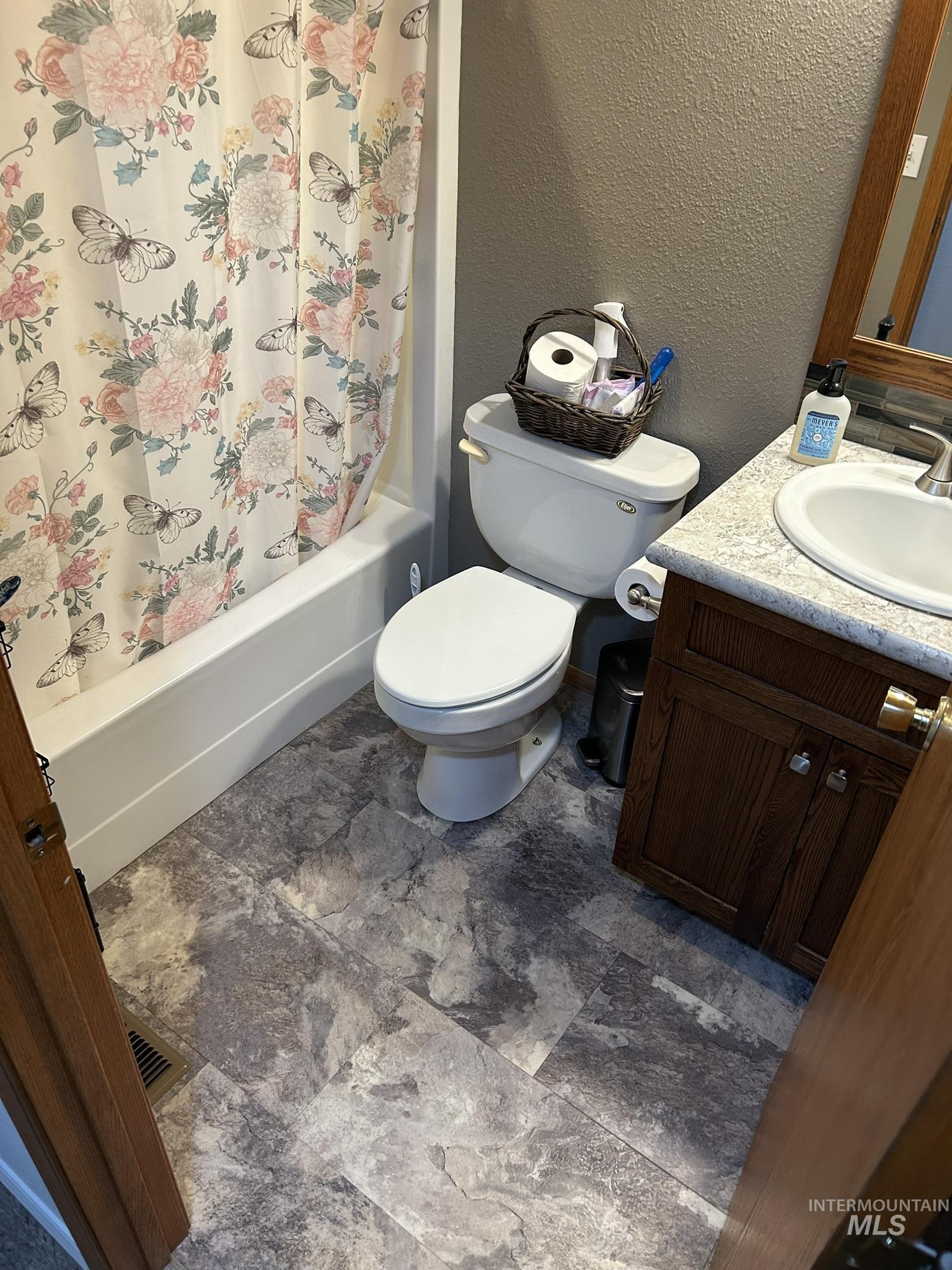 435 Teresa court, Clarkston, Washington 99403, 4 Bedrooms, 3 Bathrooms, Residential For Sale, Price $489,000,MLS 98976356