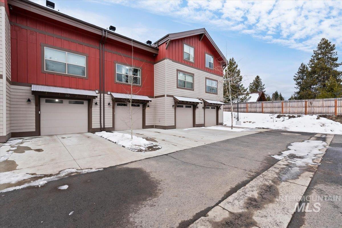 314 Broken Creek, McCall, Idaho 83638, 3 Bedrooms, 3 Bathrooms, Residential For Sale, Price $569,900,MLS 98976358