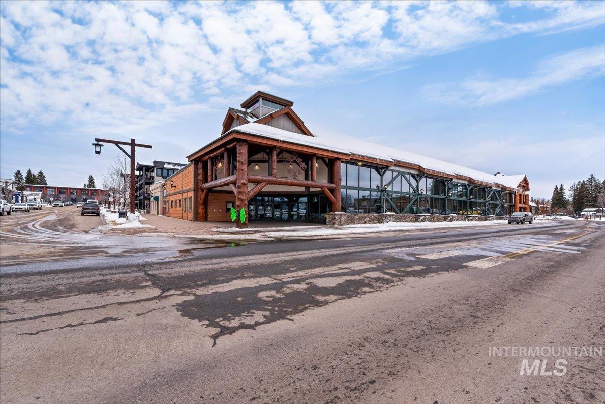 314 Broken Creek, McCall, Idaho 83638, 3 Bedrooms, 3 Bathrooms, Residential For Sale, Price $569,900,MLS 98976358