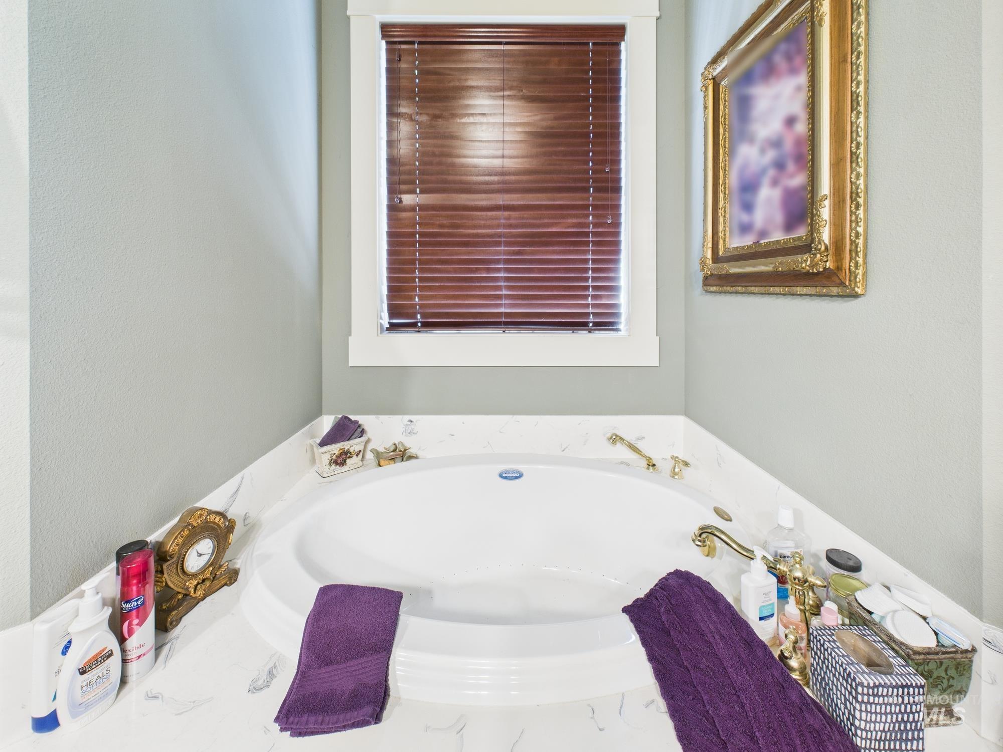 4515 Old Freeze Out, Emmett, Idaho 83617, 4 Bedrooms, 3.5 Bathrooms, Residential For Sale, Price $1,195,000,MLS 98976359