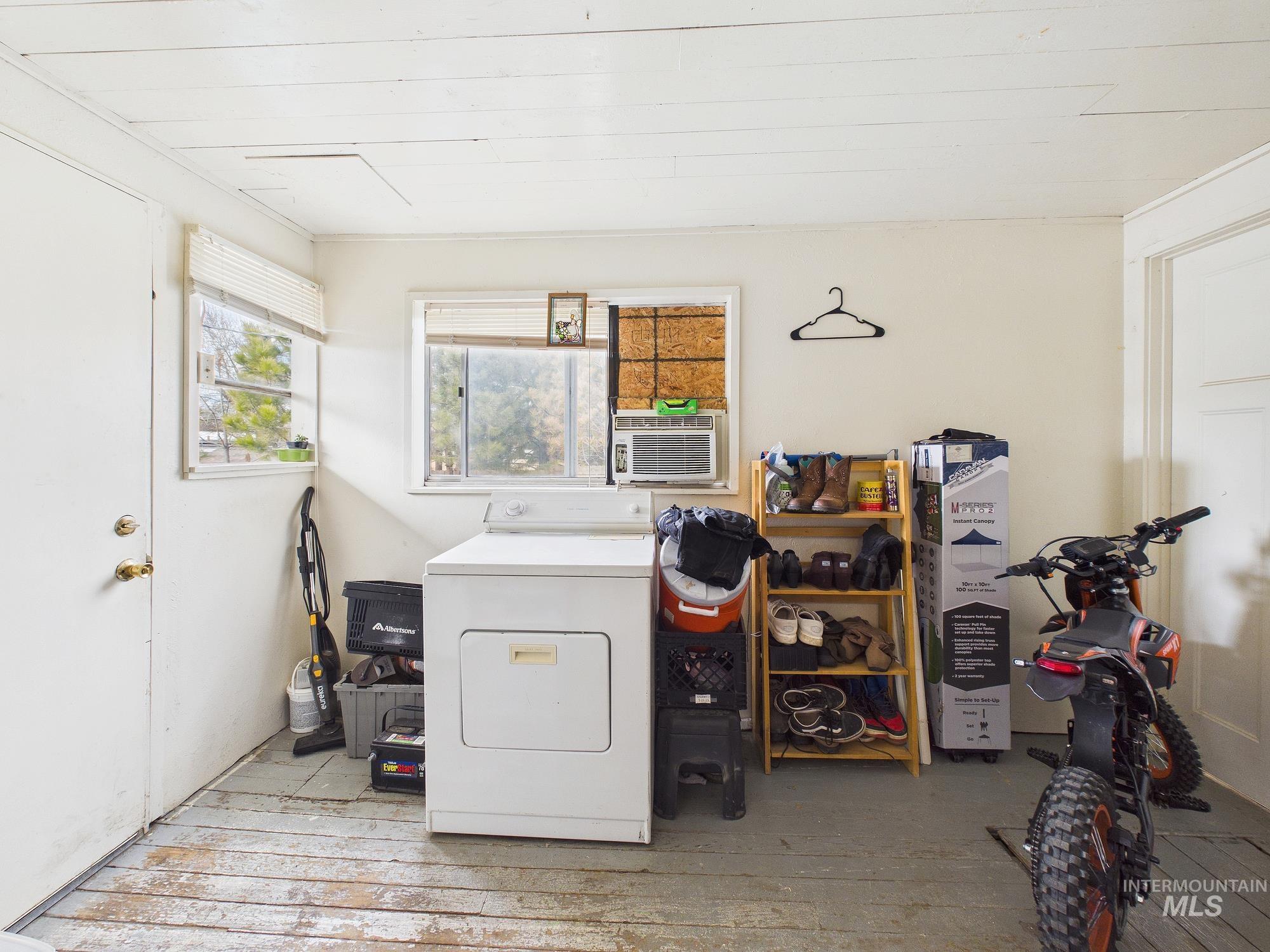 206 W 12th St, Emmett, Idaho 83617, 2 Bedrooms, 1 Bathroom, Residential For Sale, Price $287,600, 98976361