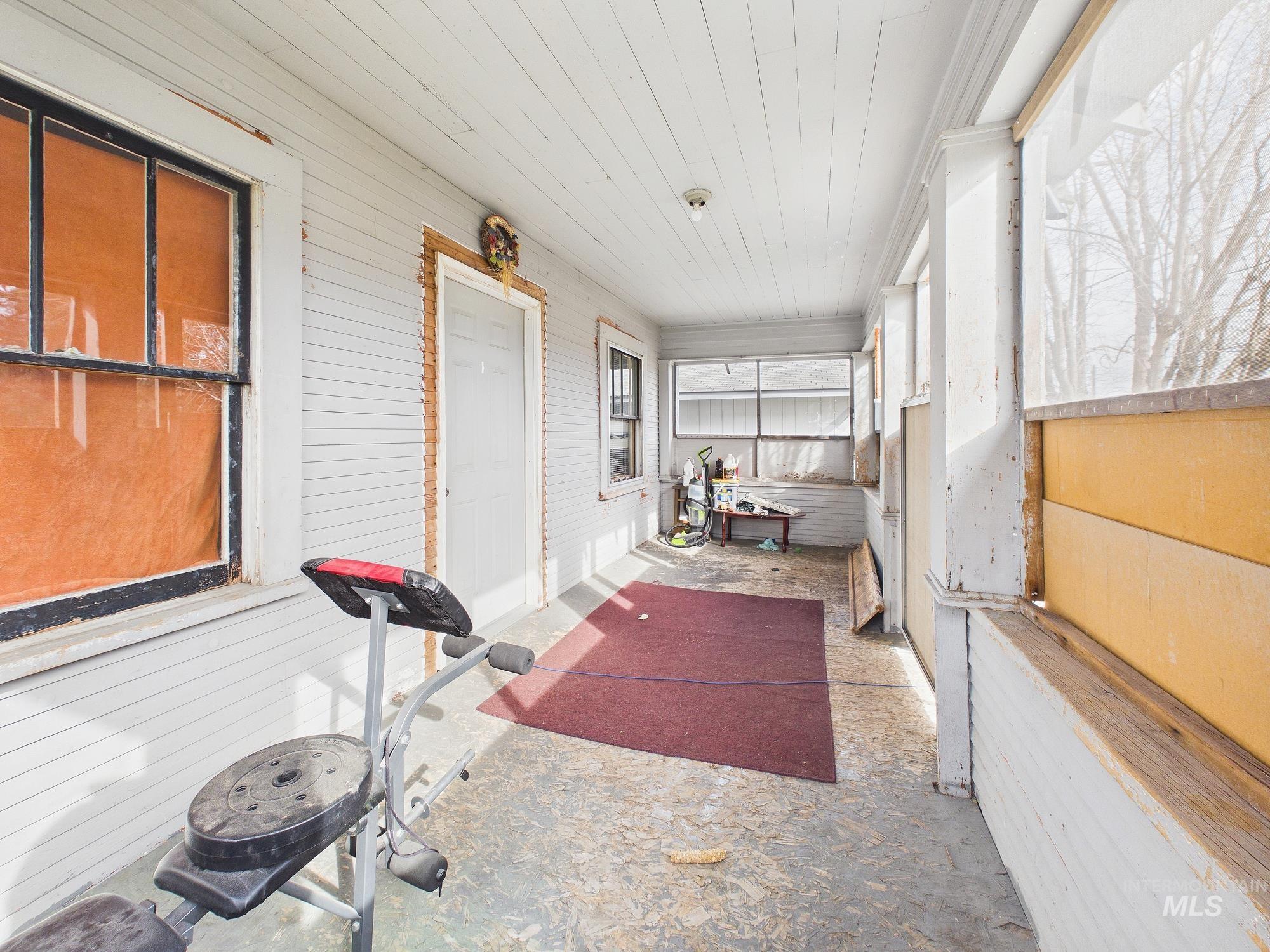 206 W 12th St, Emmett, Idaho 83617, 2 Bedrooms, 1 Bathroom, Residential For Sale, Price $287,600, 98976361