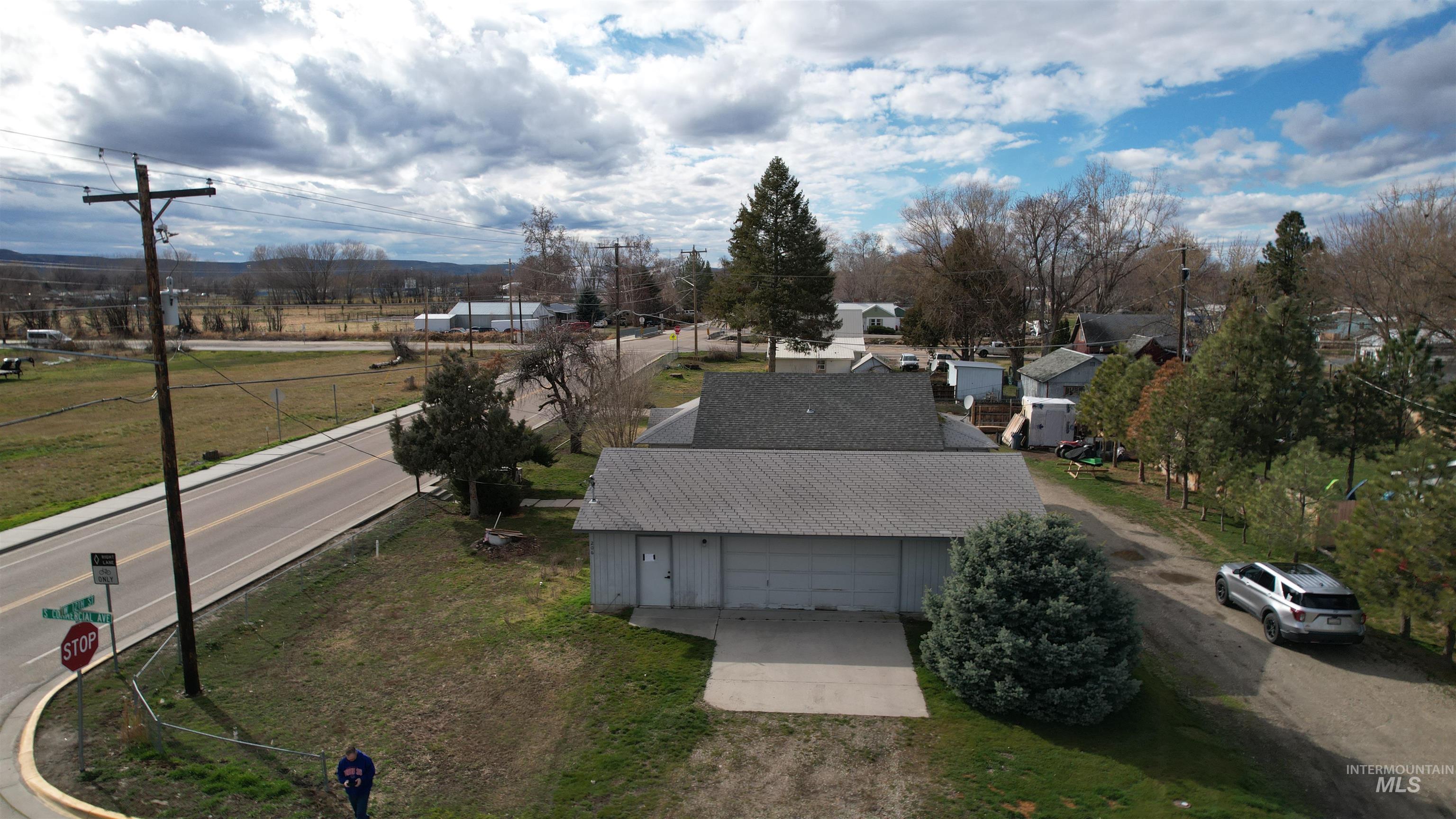206 W 12th St, Emmett, Idaho 83617, 2 Bedrooms, 1 Bathroom, Residential For Sale, Price $287,600, 98976361