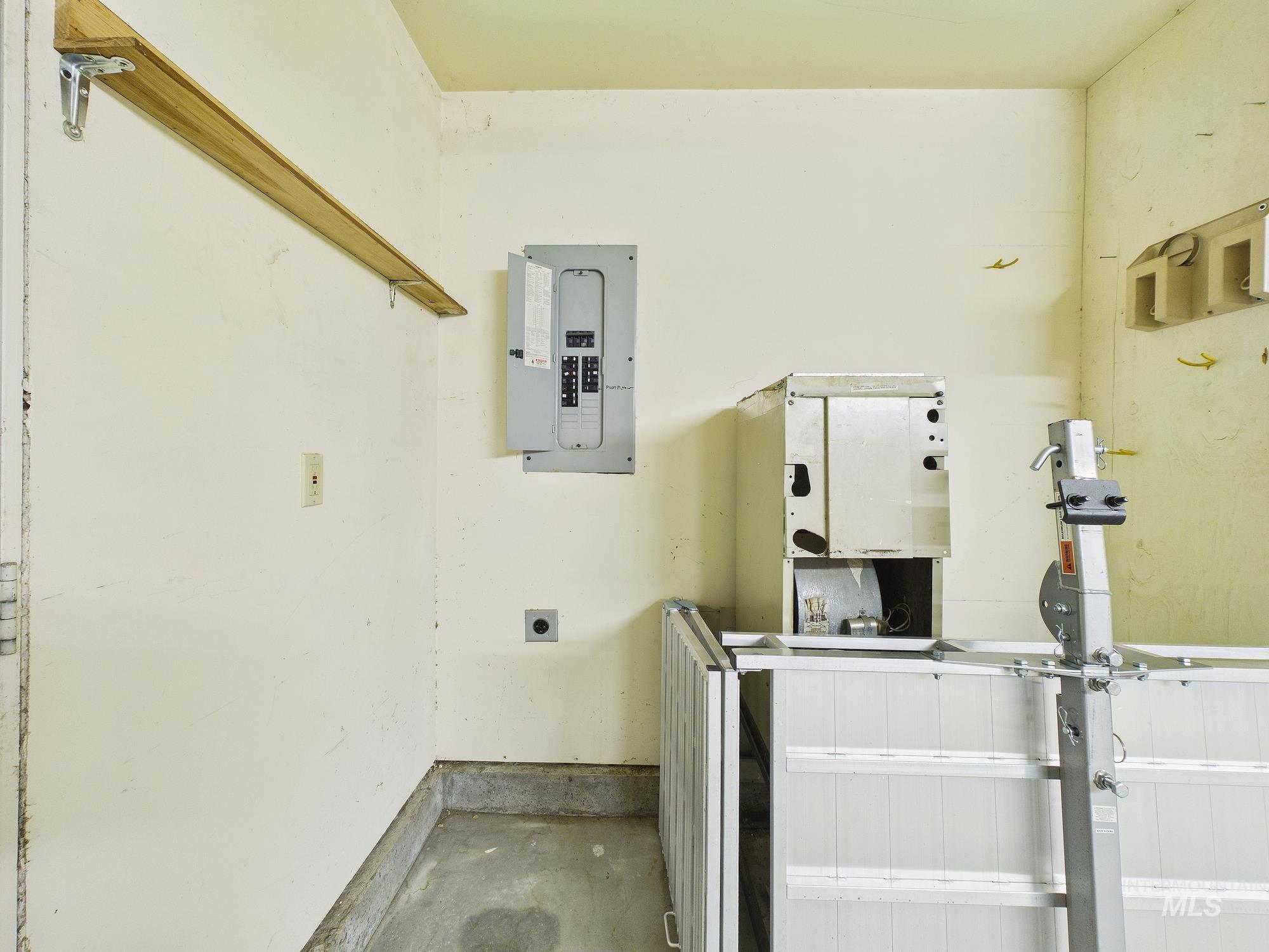 206 W 12th St, Emmett, Idaho 83617, 2 Bedrooms, 1 Bathroom, Residential For Sale, Price $287,600, 98976361