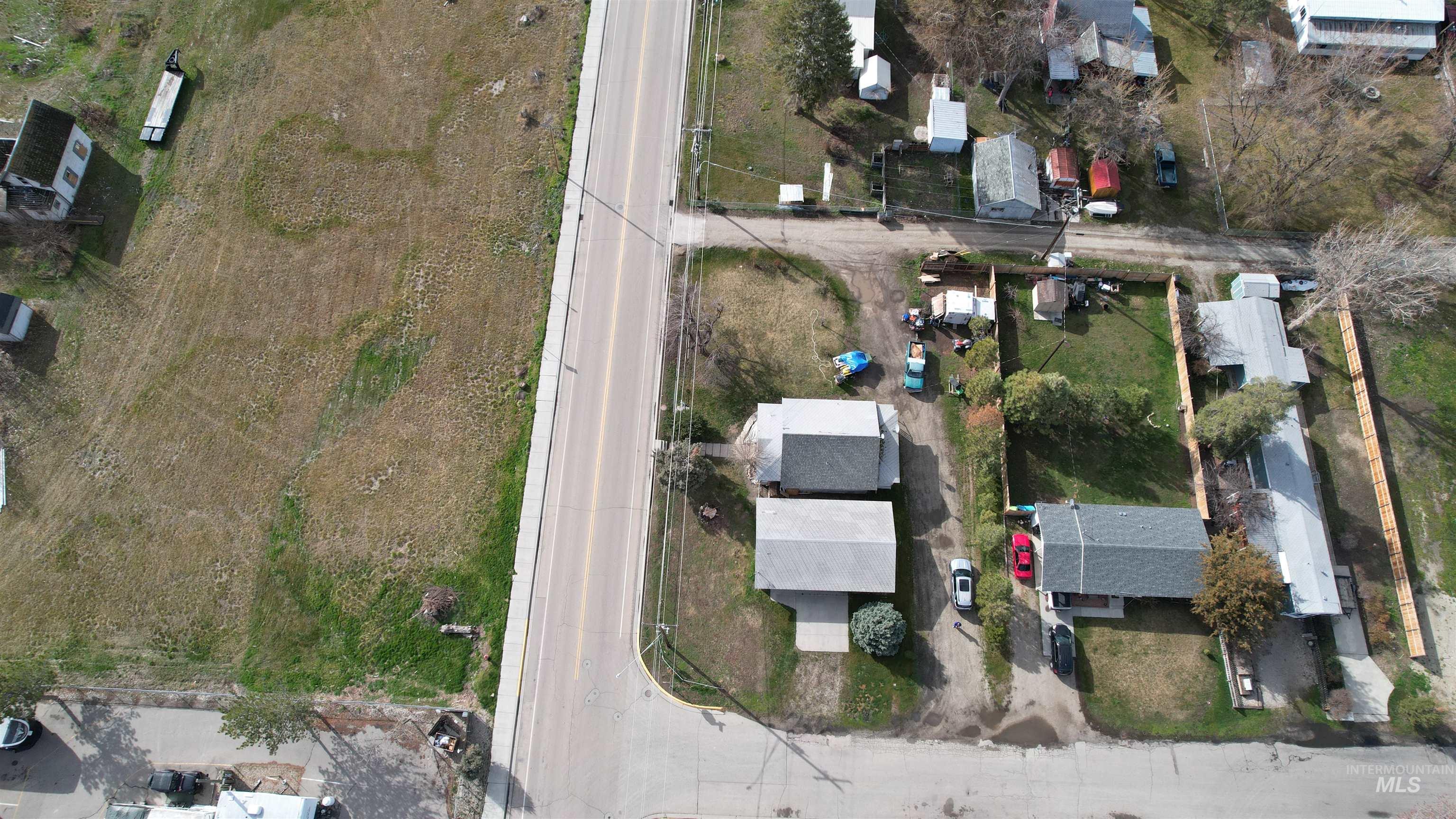 206 W 12th St, Emmett, Idaho 83617, 2 Bedrooms, 1 Bathroom, Residential For Sale, Price $287,600, 98976361