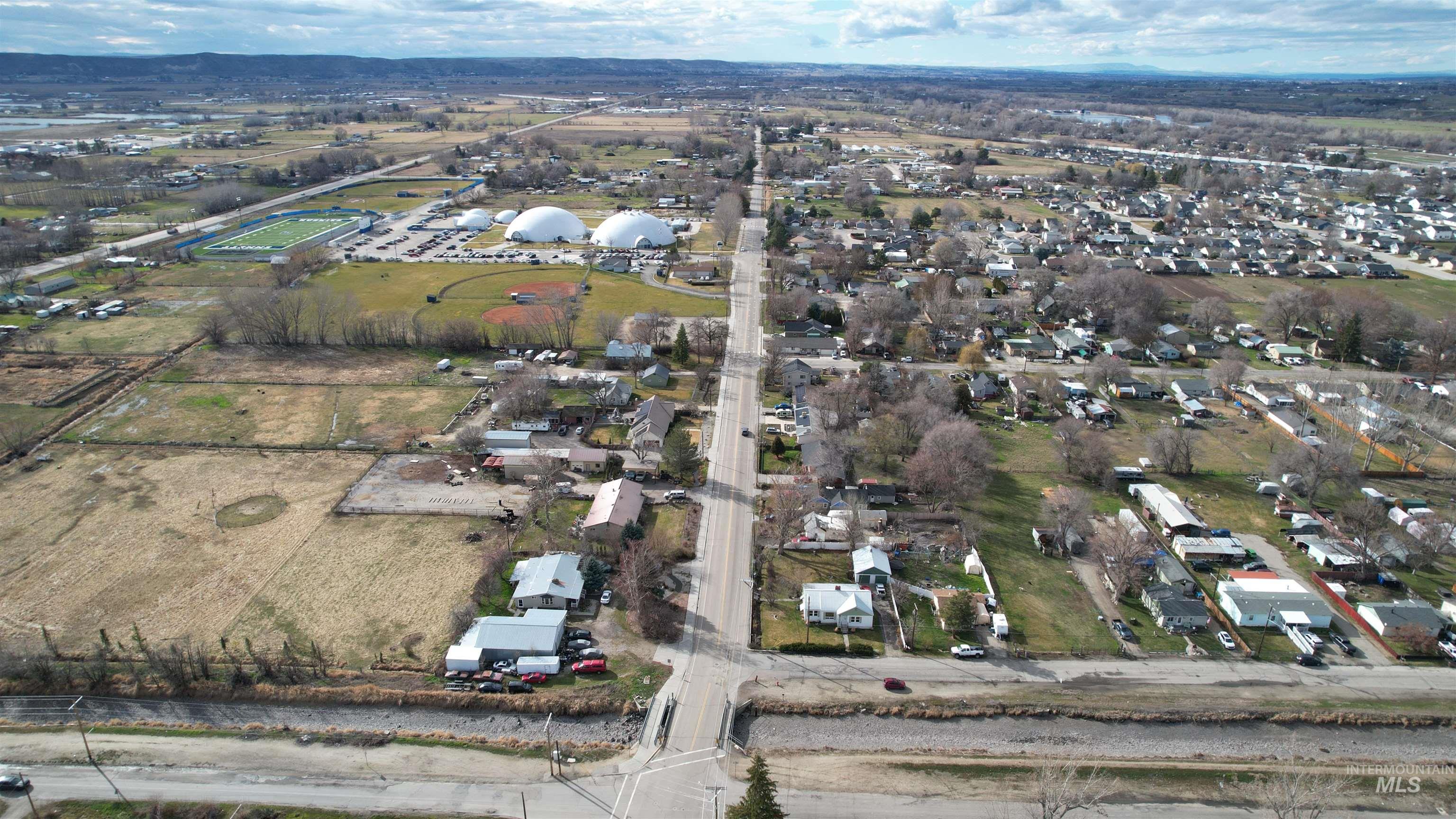 206 W 12th St, Emmett, Idaho 83617, 2 Bedrooms, 1 Bathroom, Residential For Sale, Price $287,600, 98976361